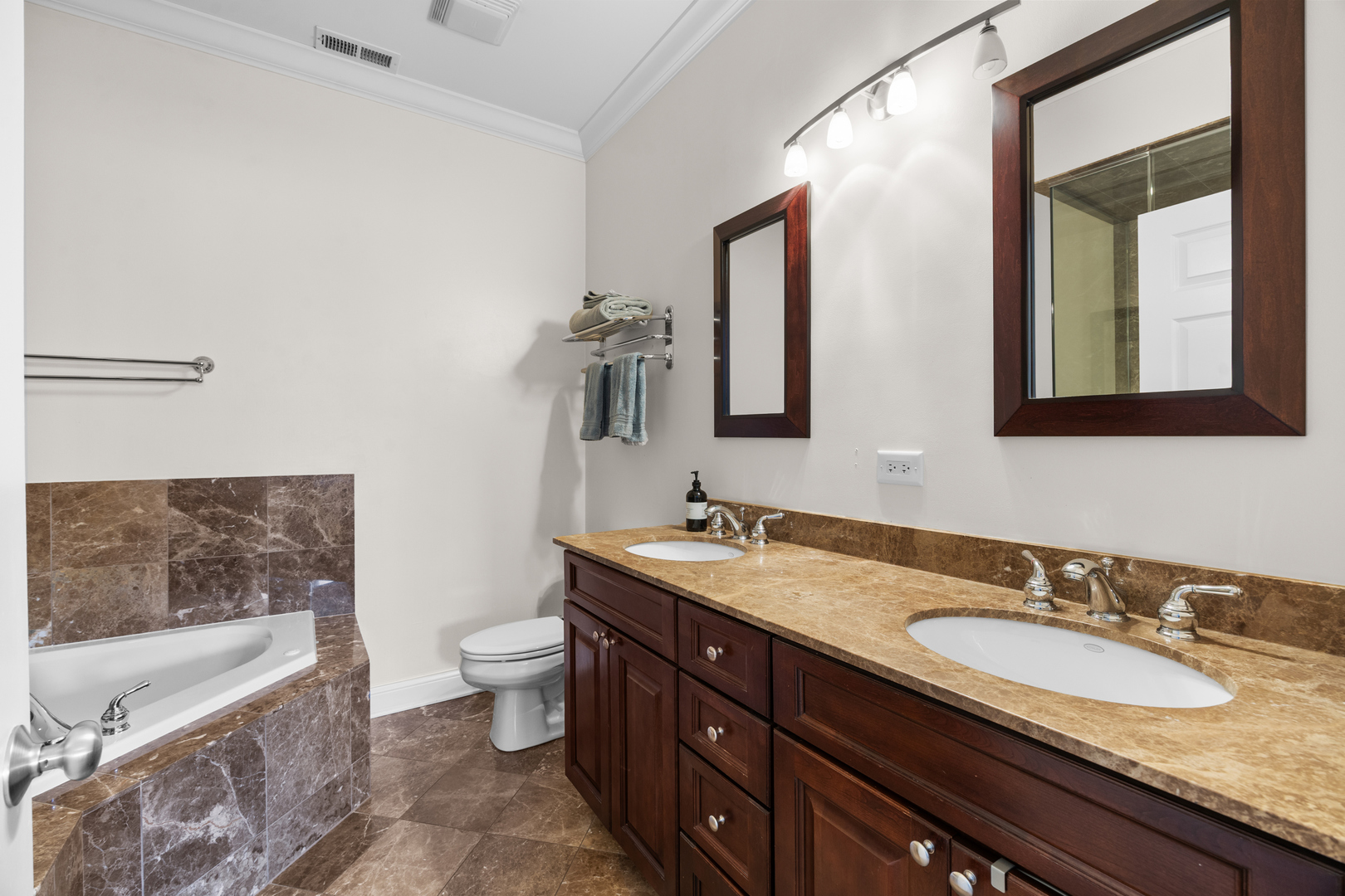 1122 W Hubbard Street Unit: 4E
