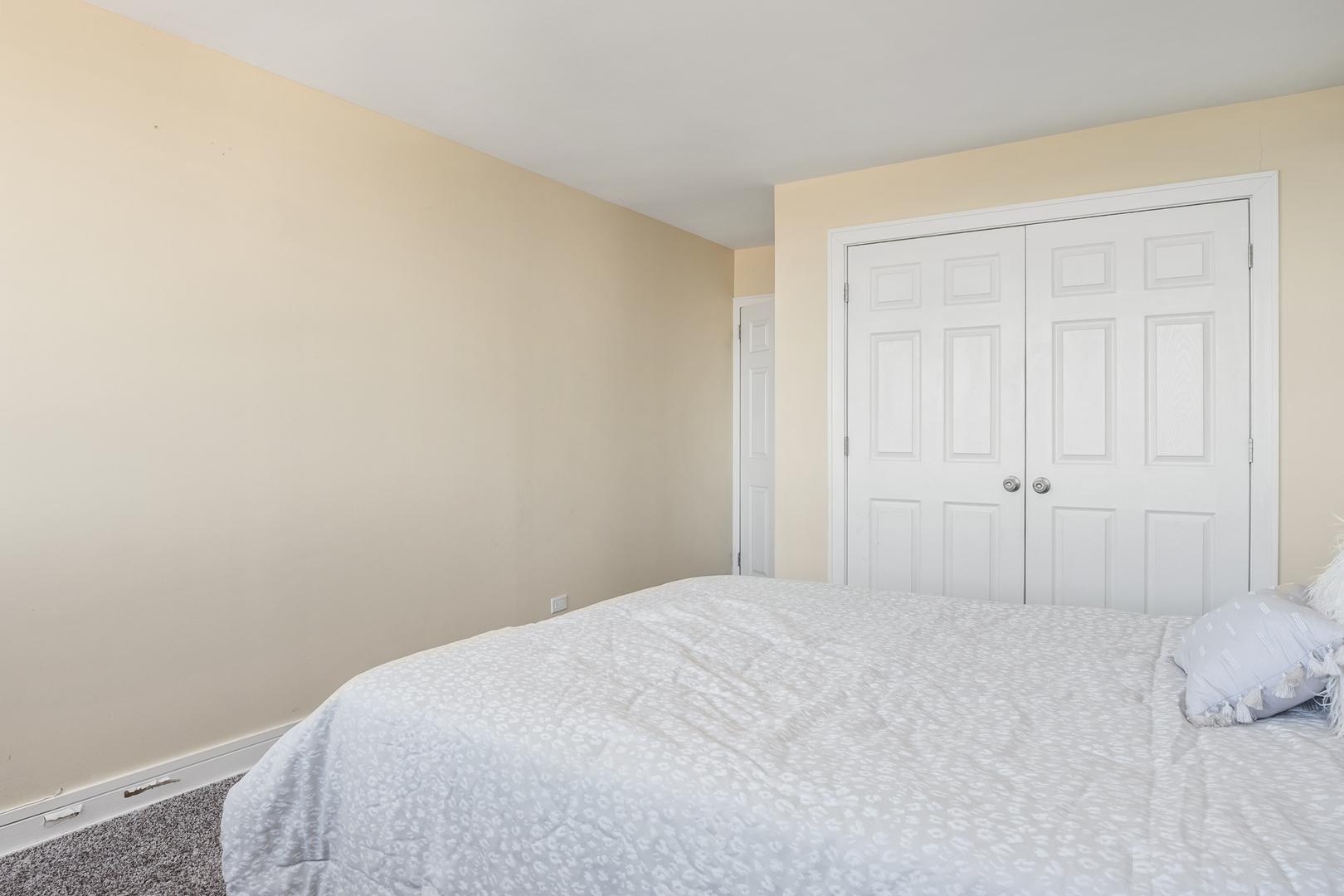 4800 S Lake Park Avenue Unit: 2005
