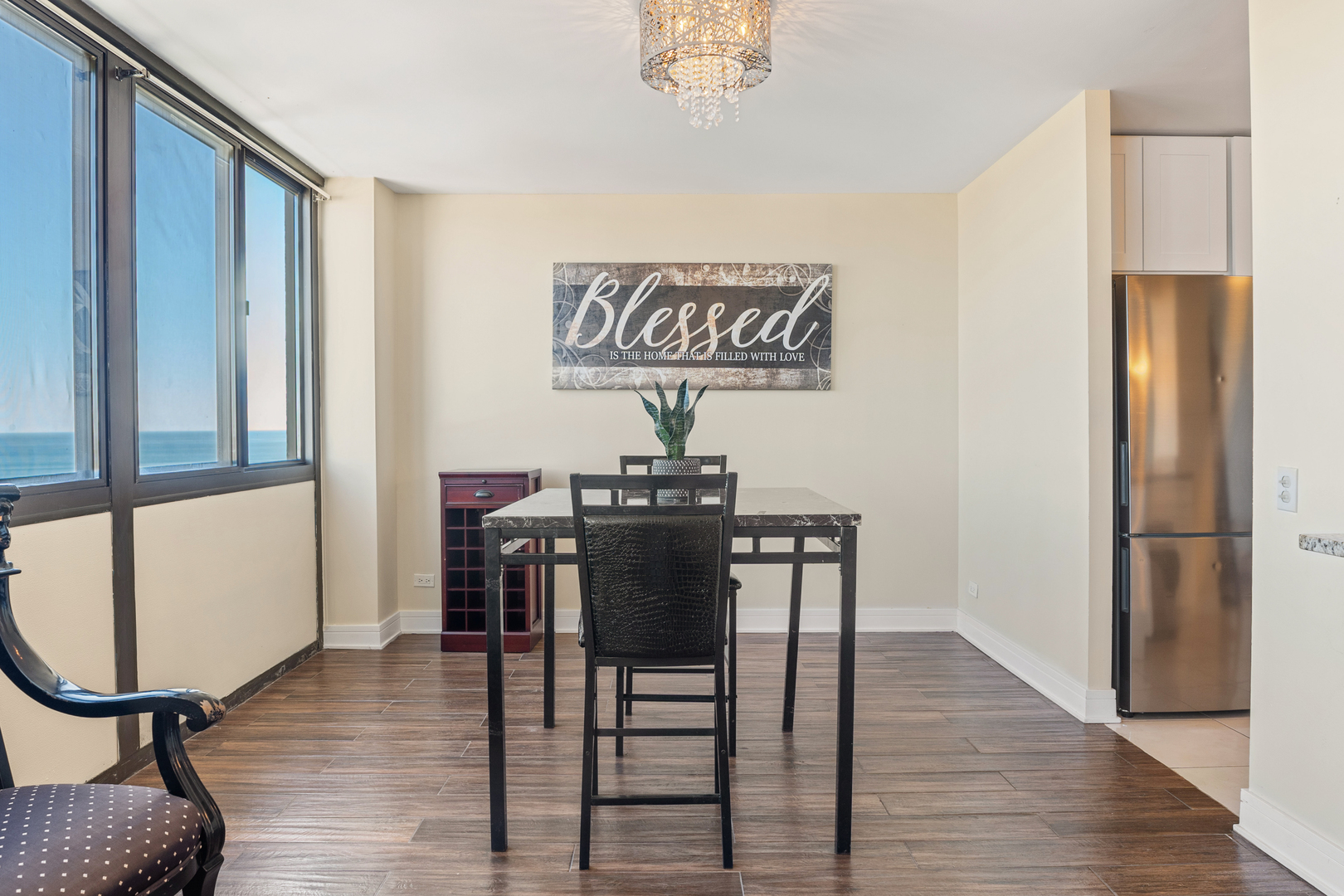 4800 S Lake Park Avenue Unit: 2005