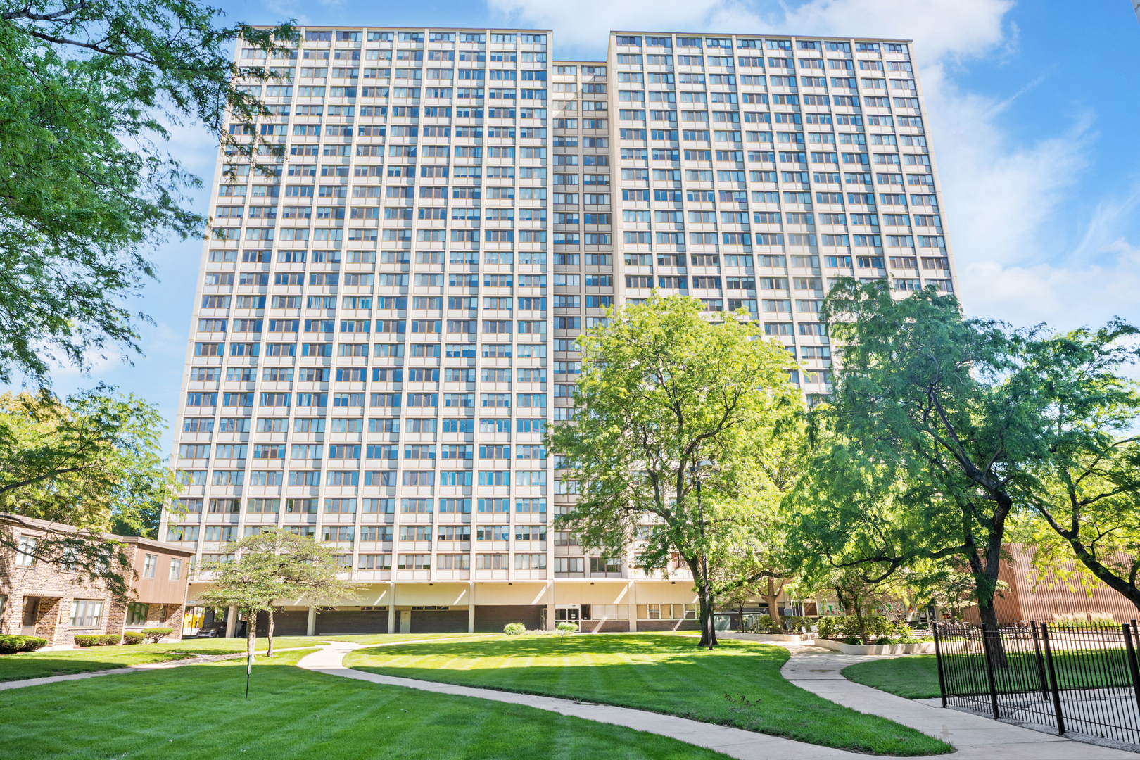 4800 S Lake Park Avenue Unit: 2005