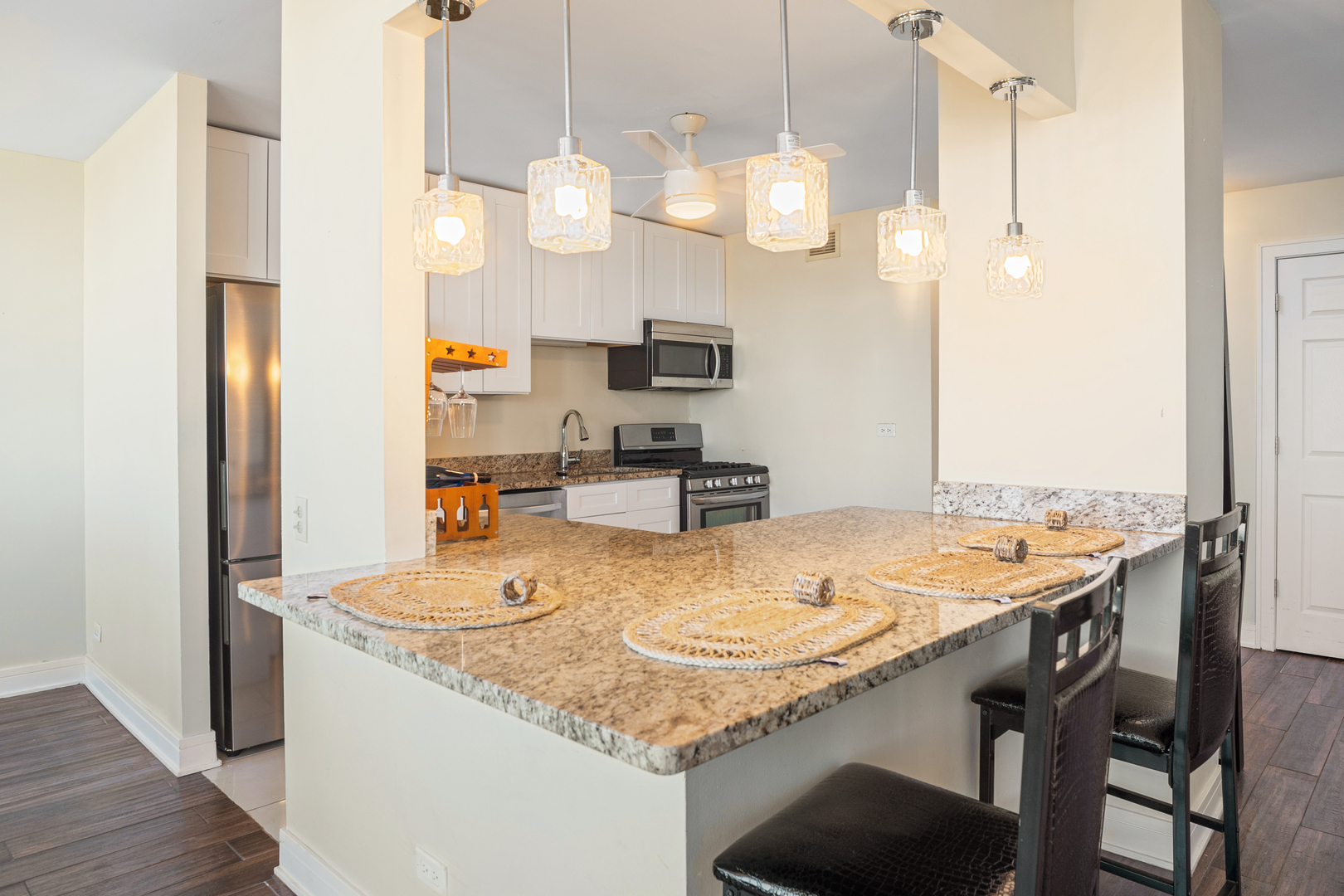 4800 S Lake Park Avenue Unit: 2005