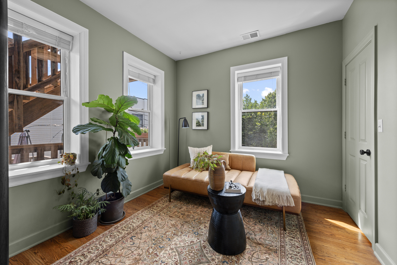 2148 N Sawyer Avenue Unit: 2S