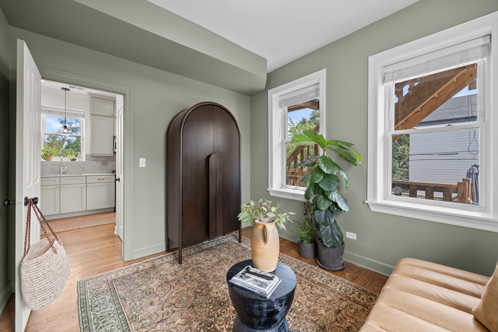 2148 N Sawyer Avenue Unit: 2S