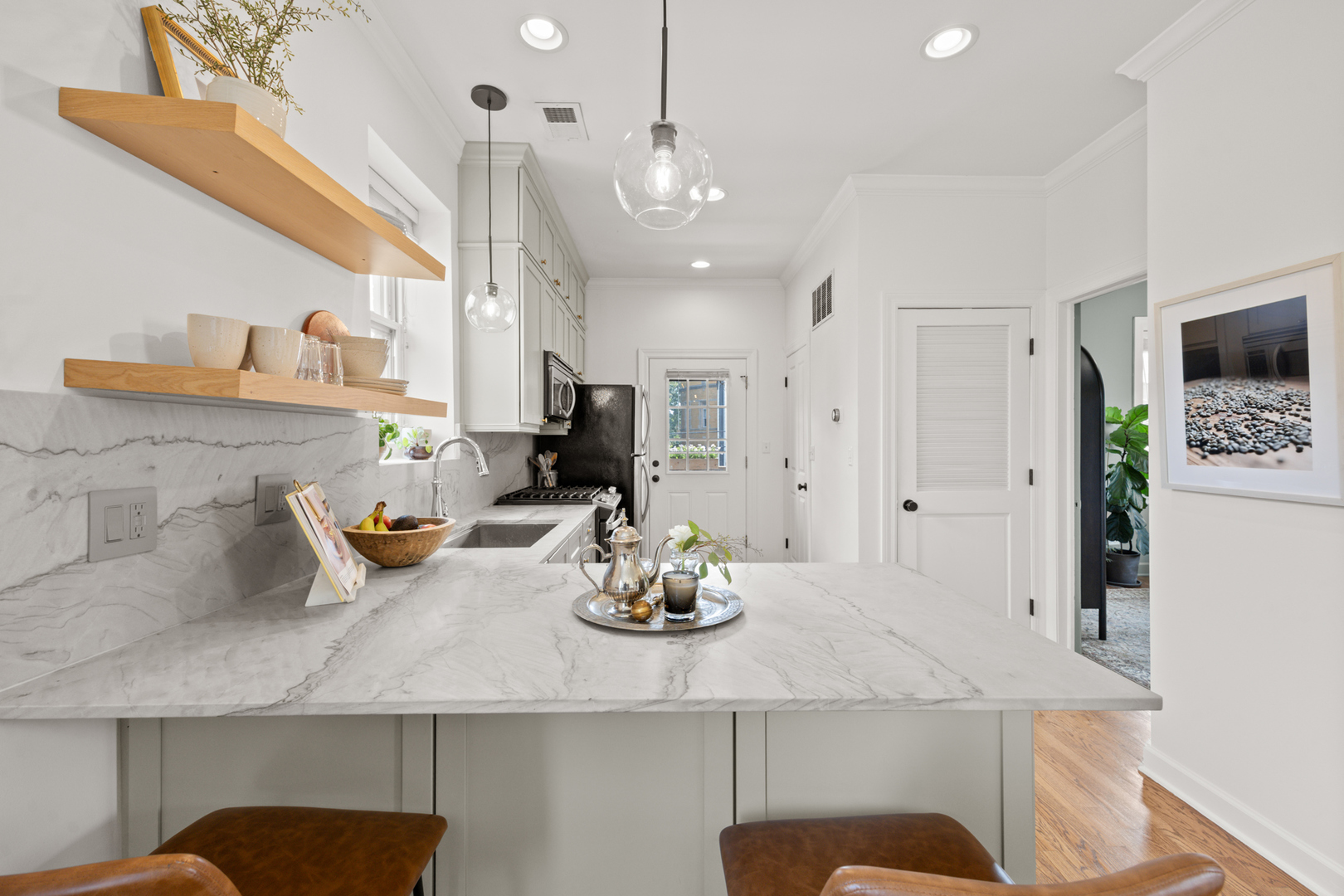 2148 N Sawyer Avenue Unit: 2S