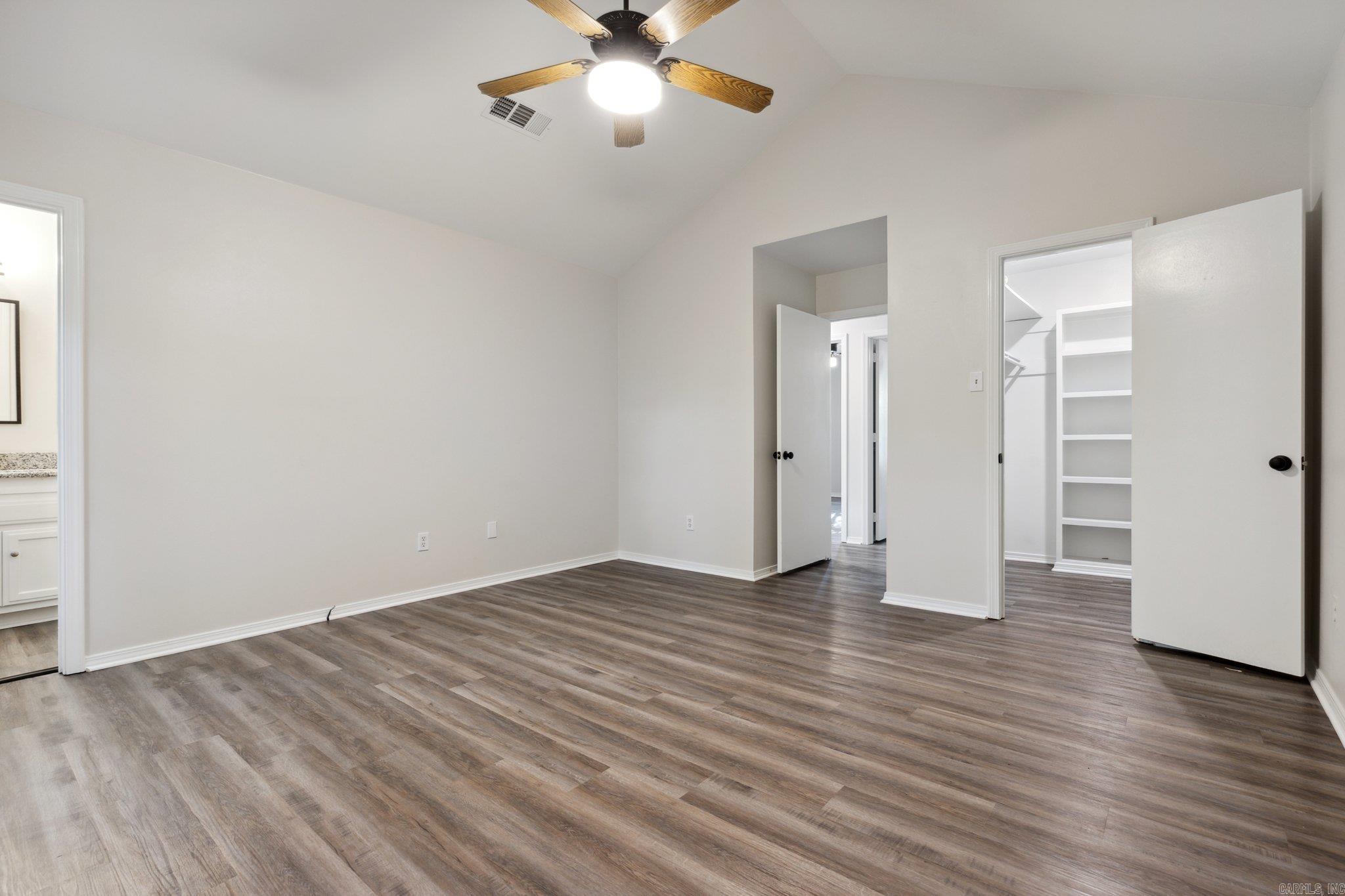9 Kings Pointe Cove