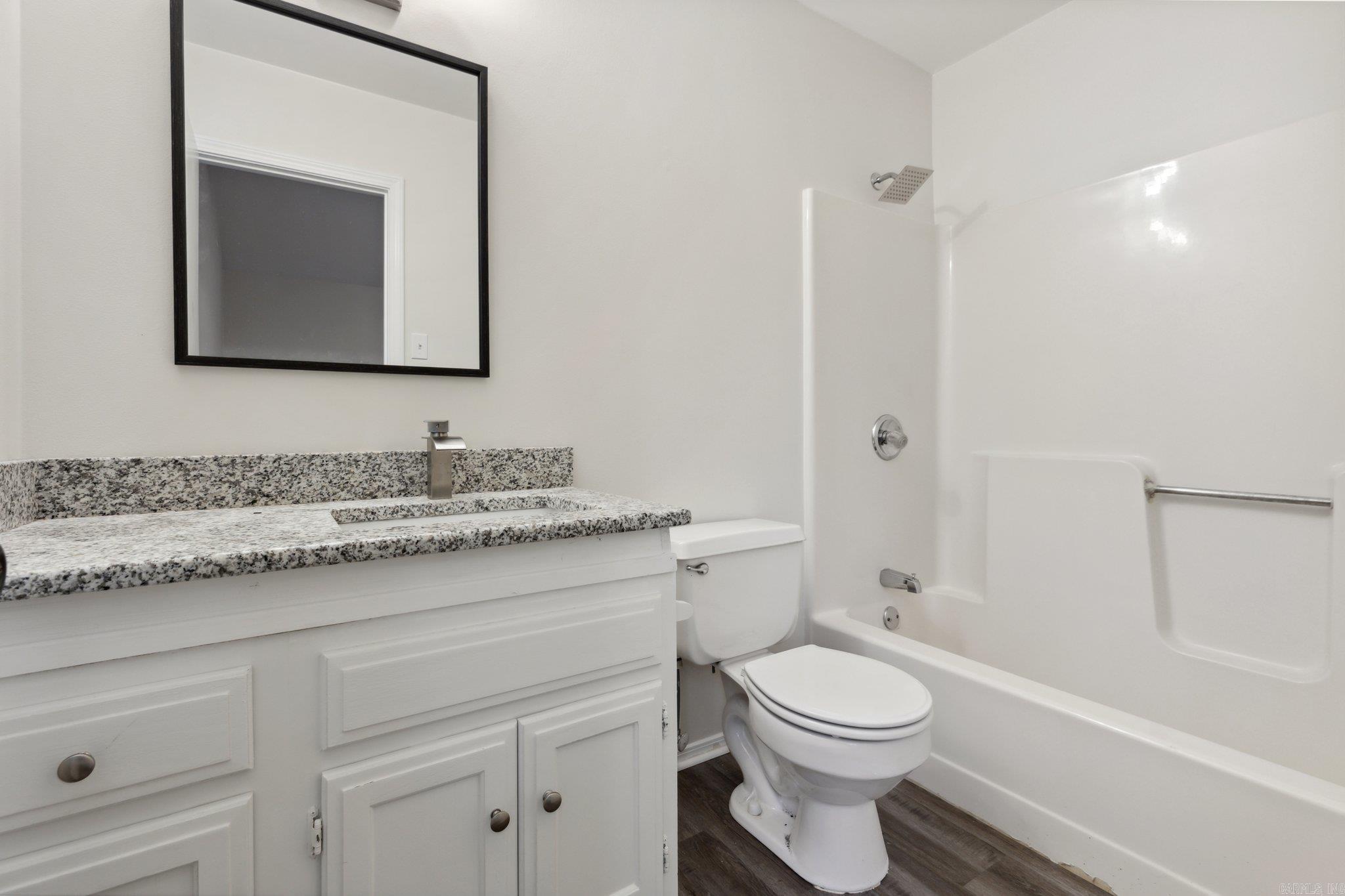 9 Kings Pointe Cove