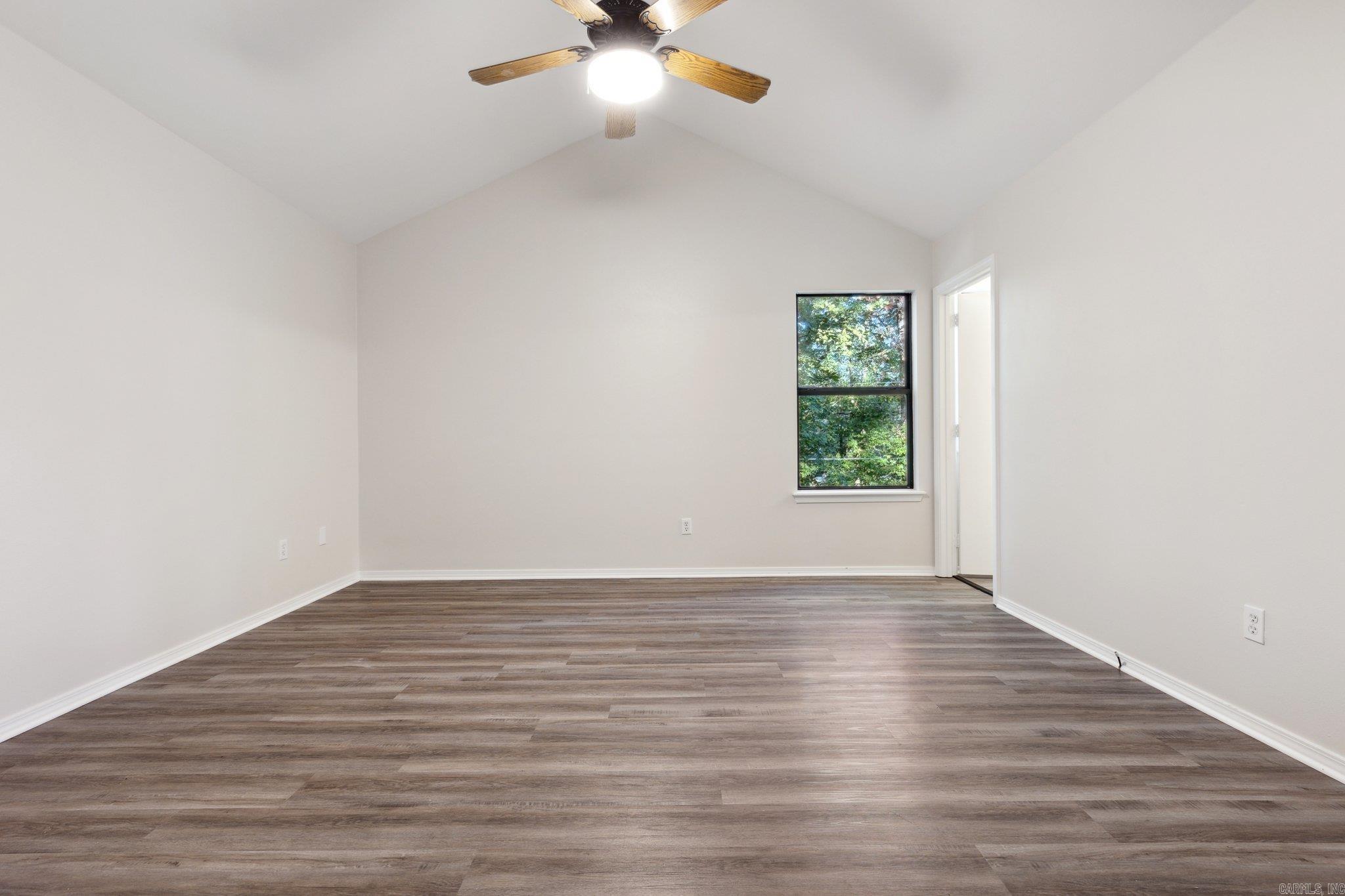 9 Kings Pointe Cove