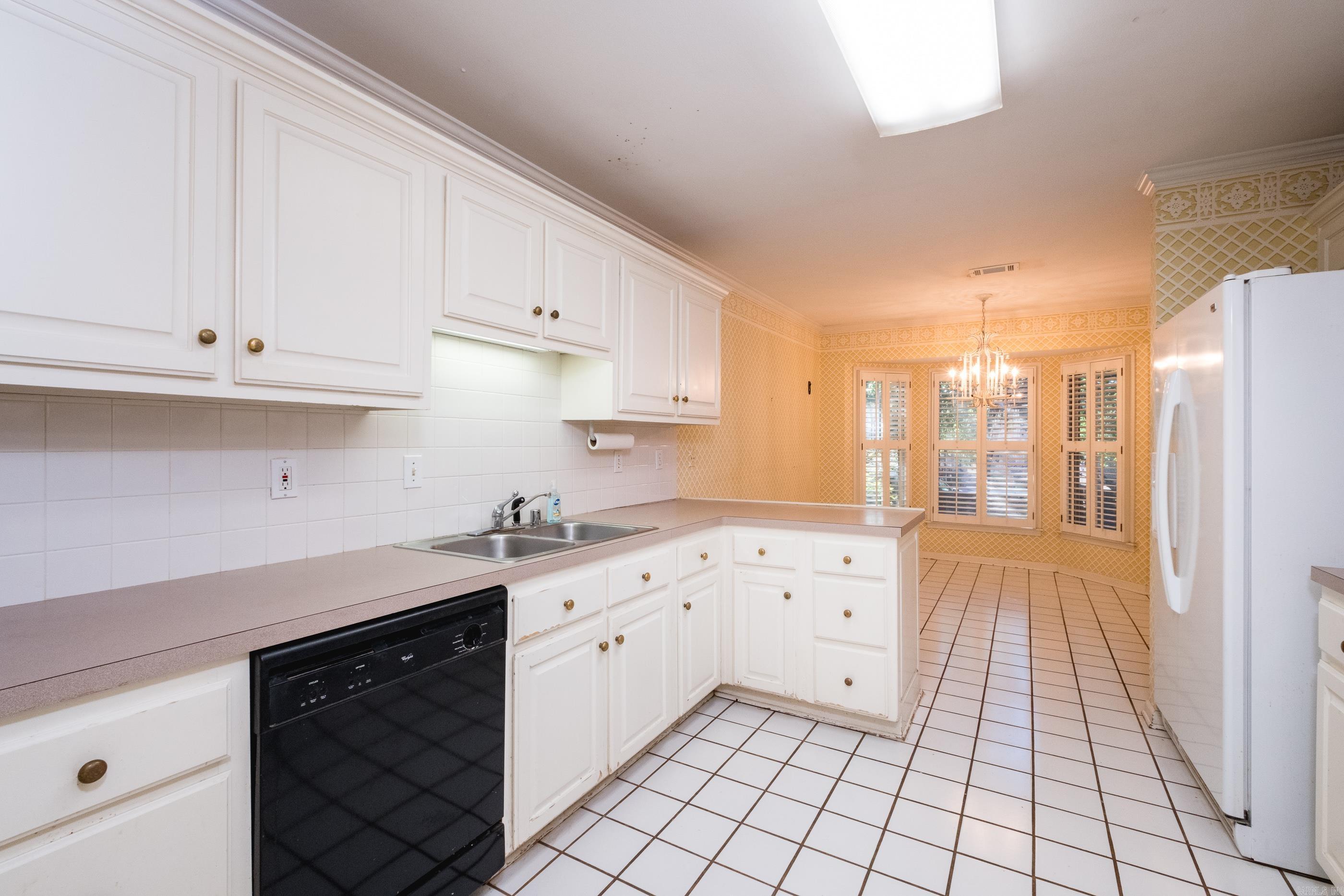 608 Cambridge Place Drive