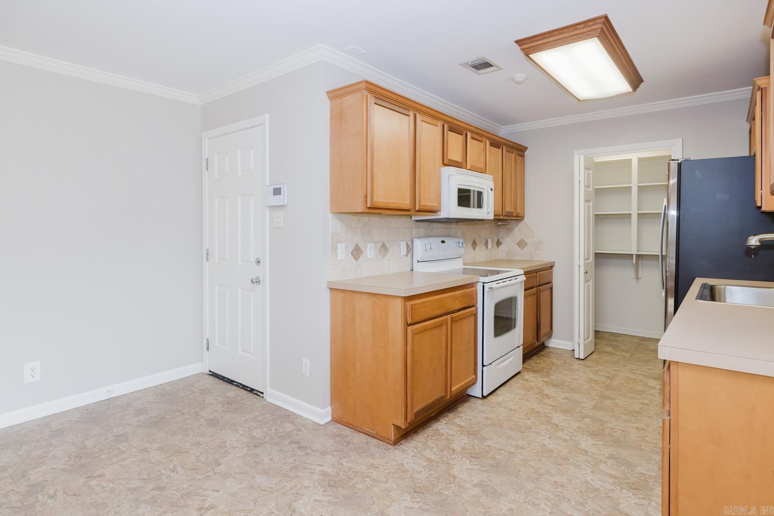 6909 Briarwood