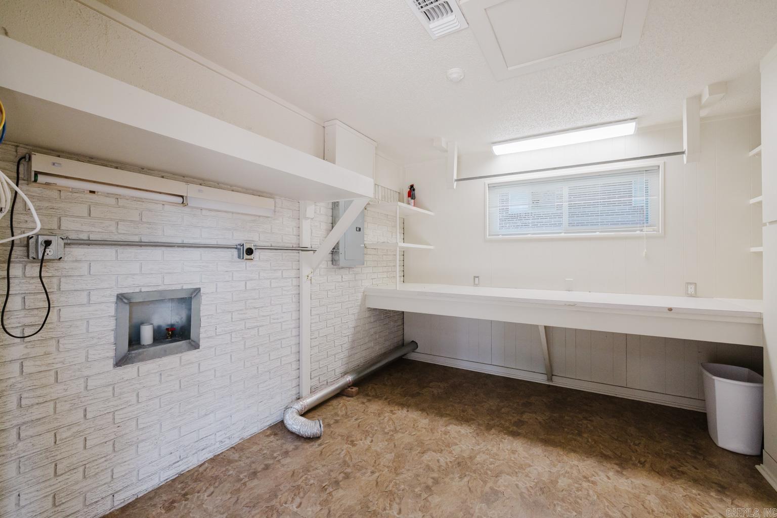 6909 Briarwood