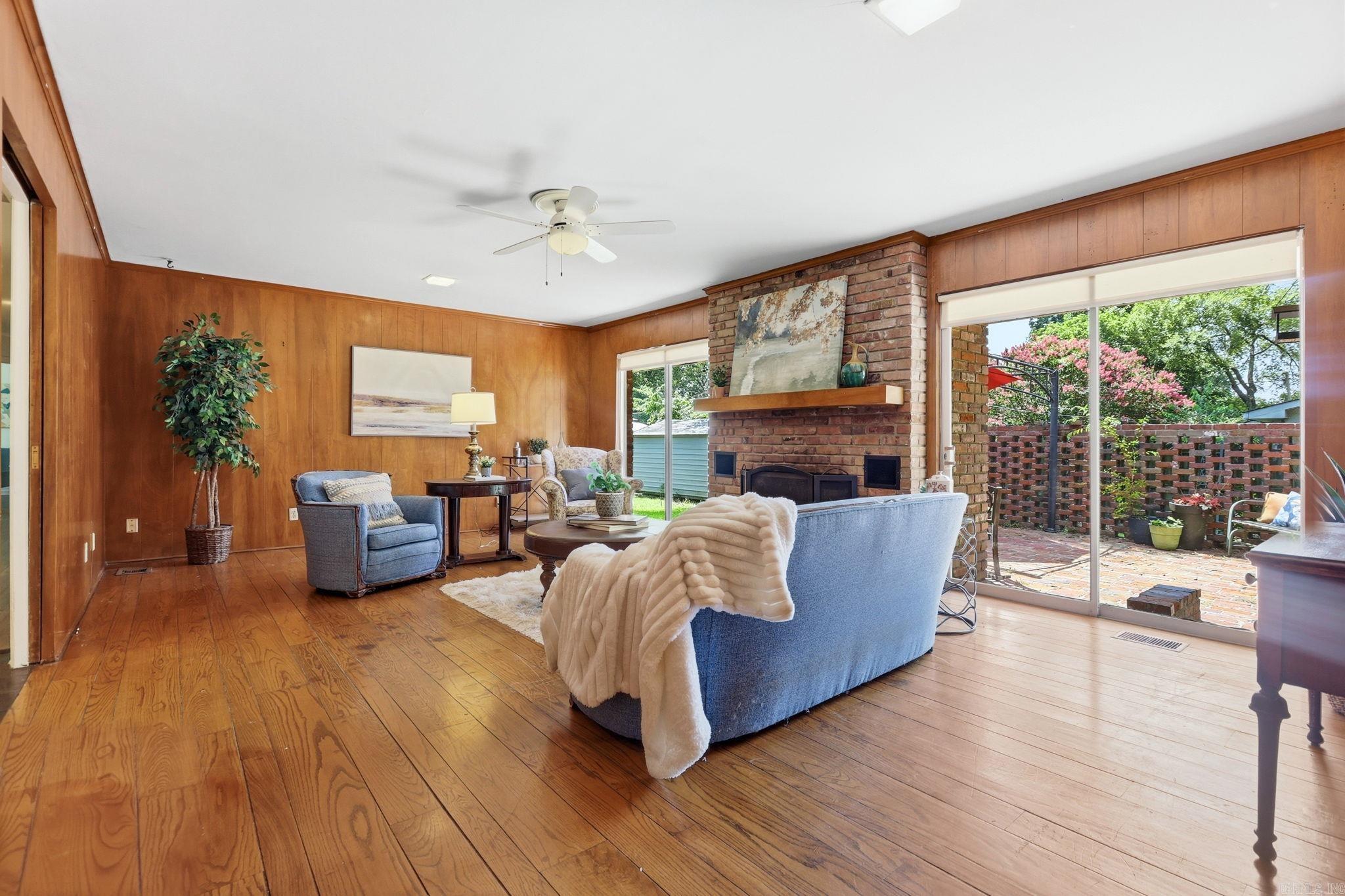 7309 Woodside Lane