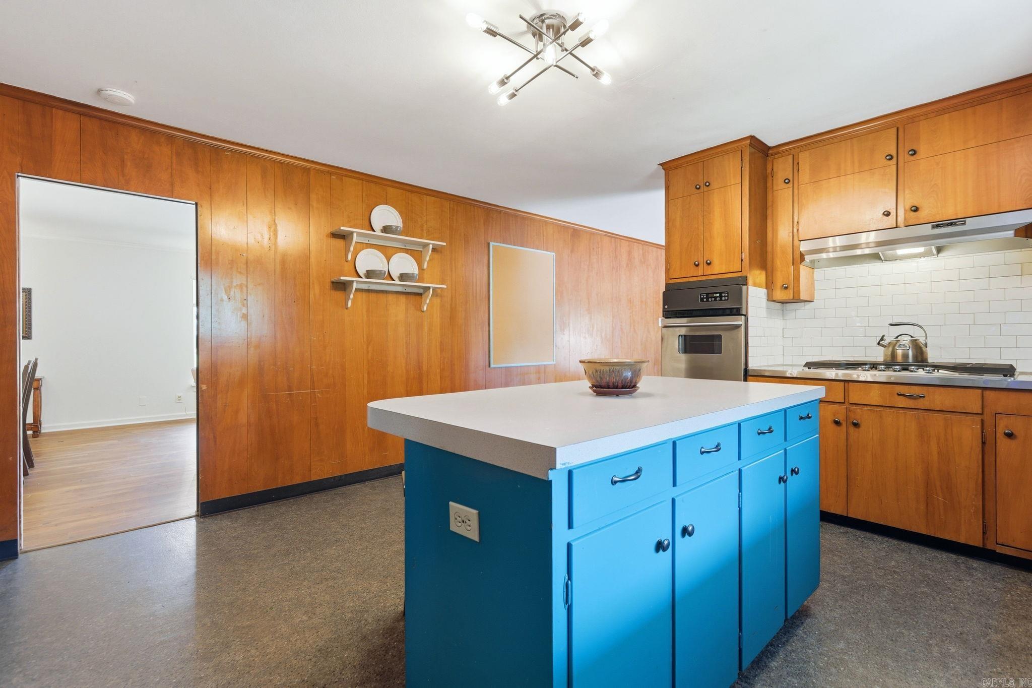 7309 Woodside Lane