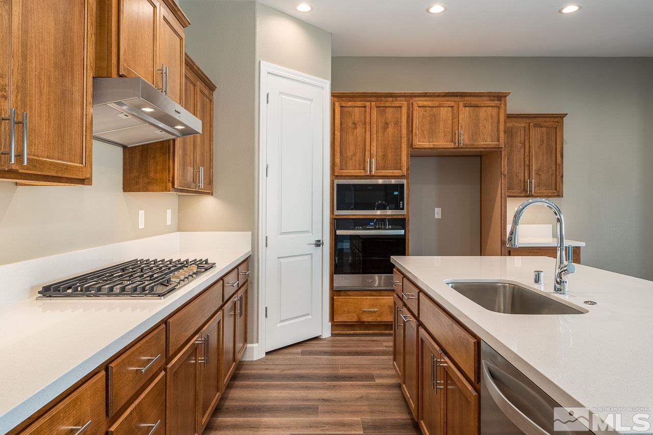 207 Starboard Drive Unit: LOT 354