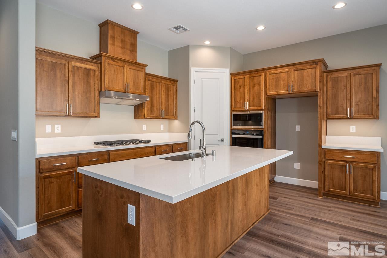 207 Starboard Drive Unit: LOT 354