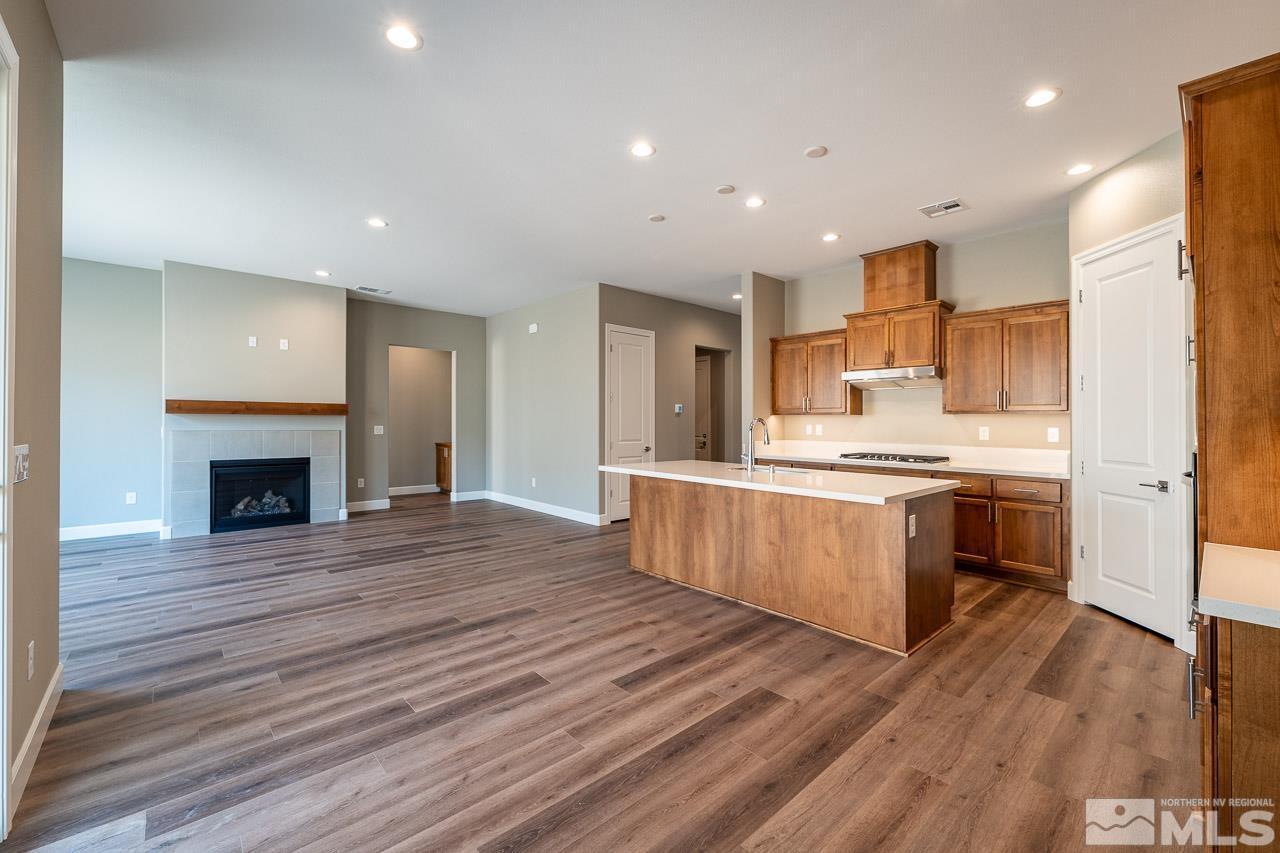 207 Starboard Drive Unit: LOT 354