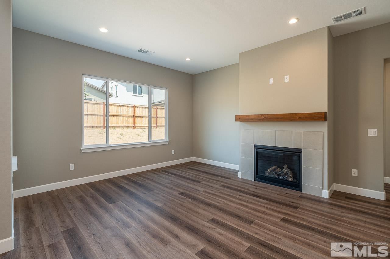207 Starboard Drive Unit: LOT 354