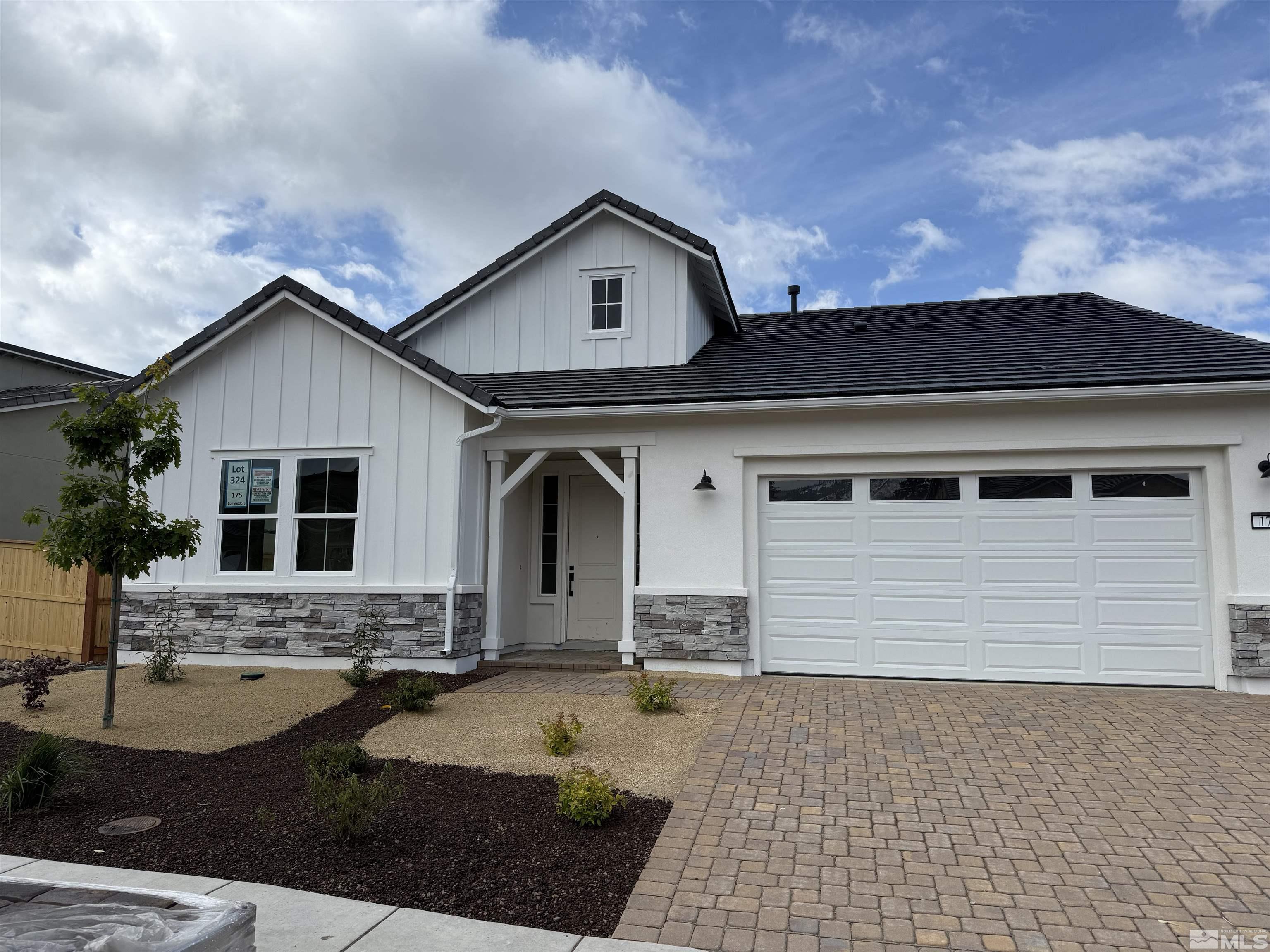 175 Commodore, Homesite 324