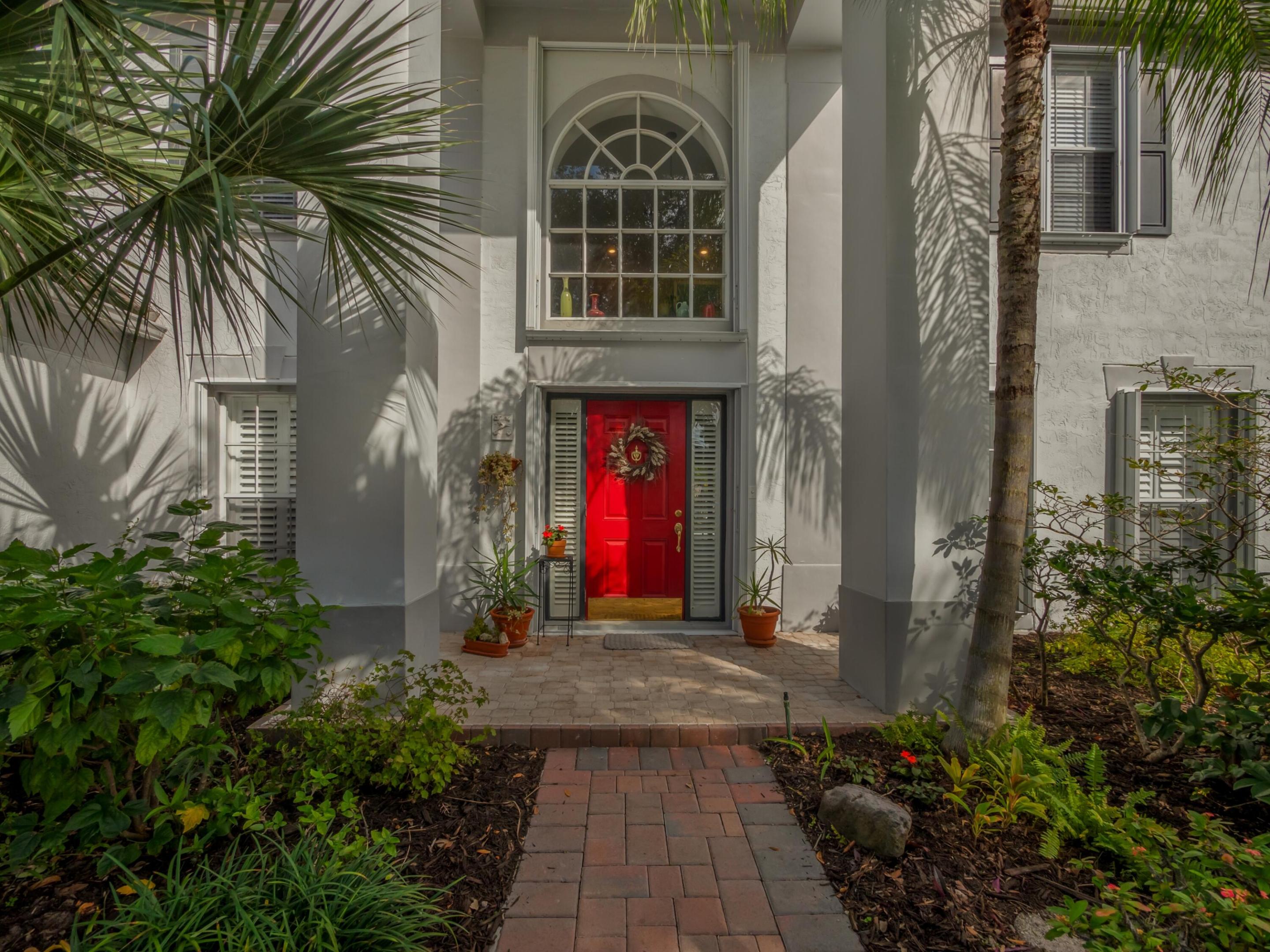 1005 Pine Lake Circle