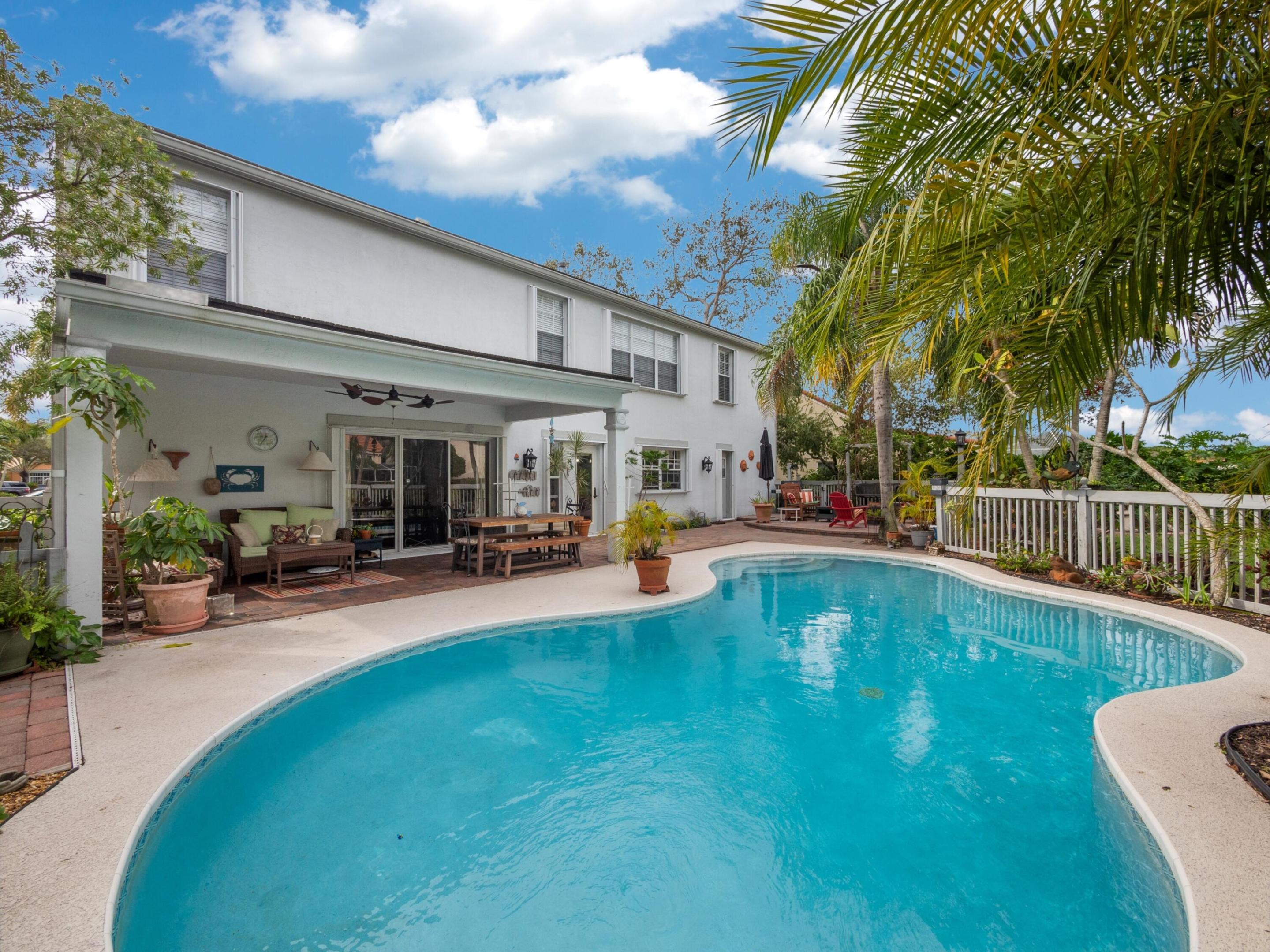 1005 Pine Lake Circle