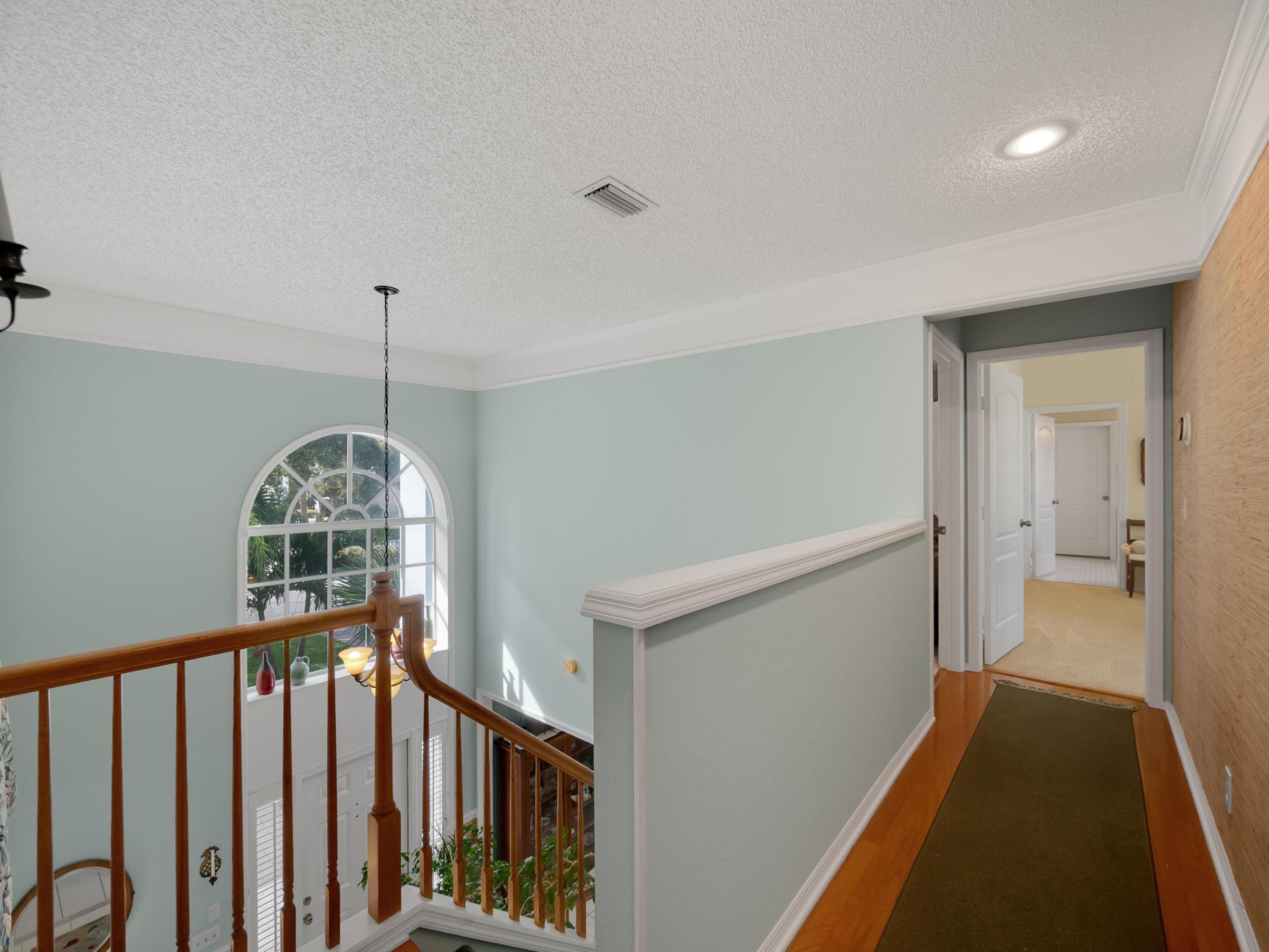 1005 Pine Lake Circle