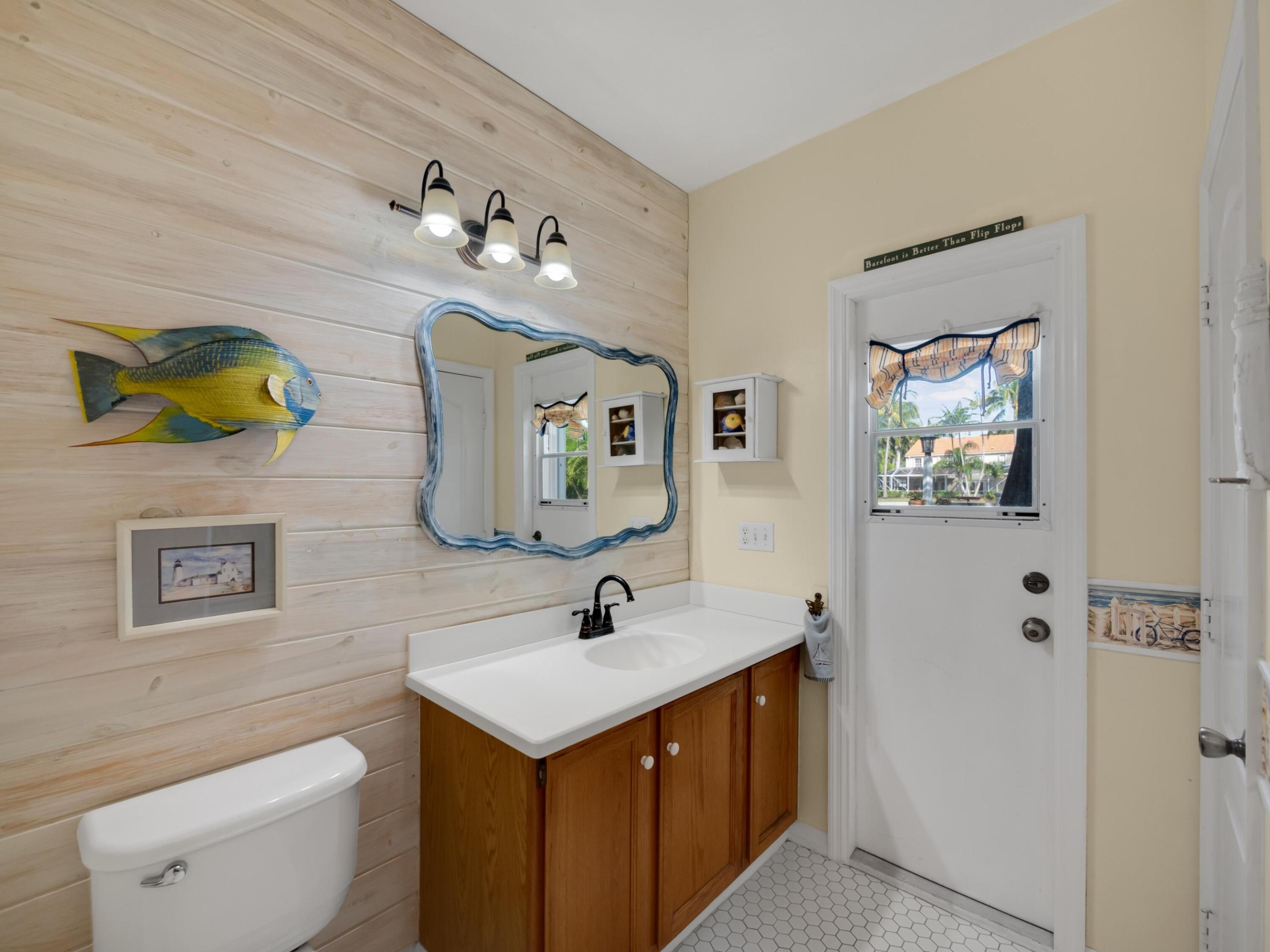 1005 Pine Lake Circle
