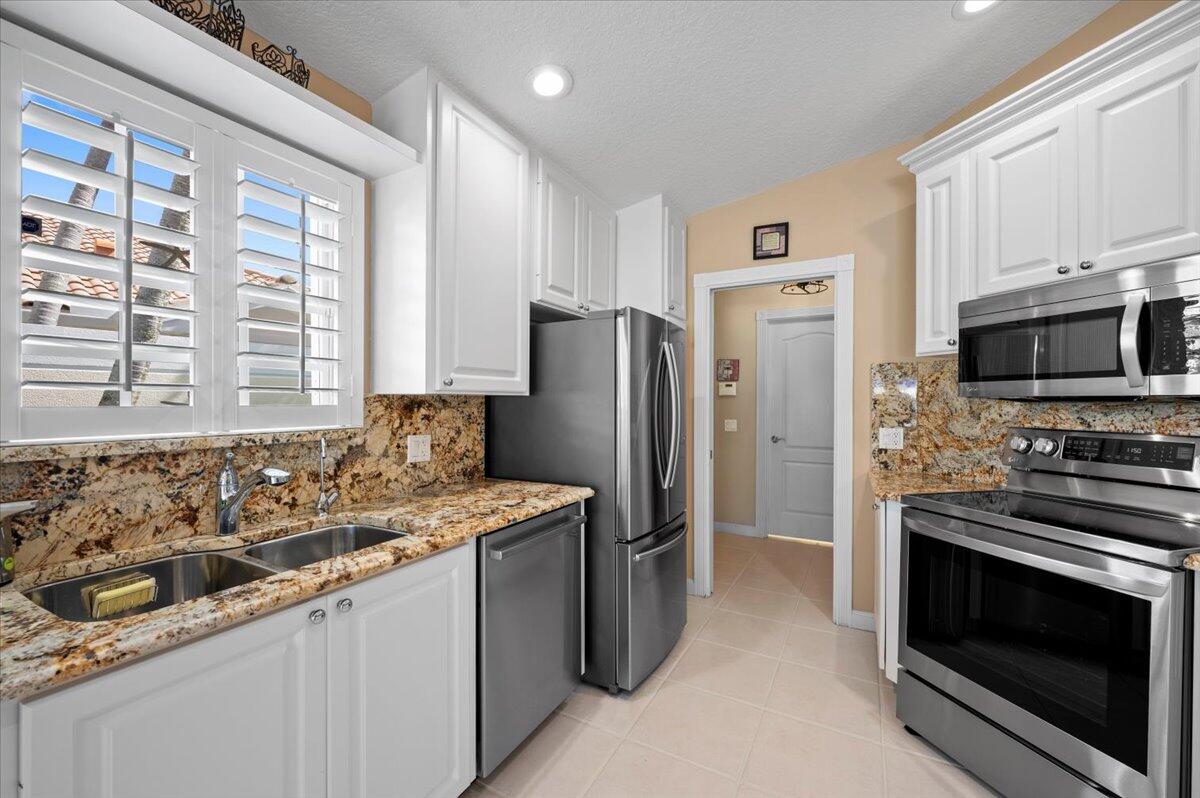 1370 Saint Lawrence Drive