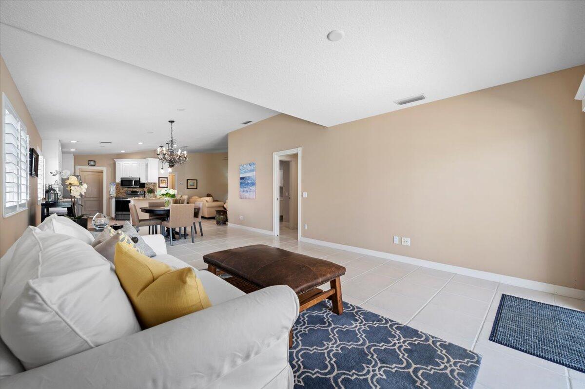 1370 Saint Lawrence Drive