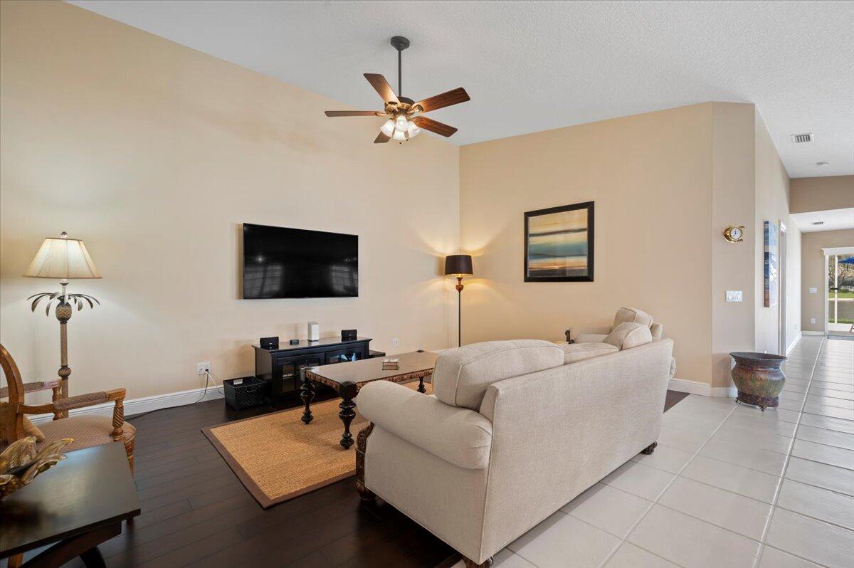1370 Saint Lawrence Drive