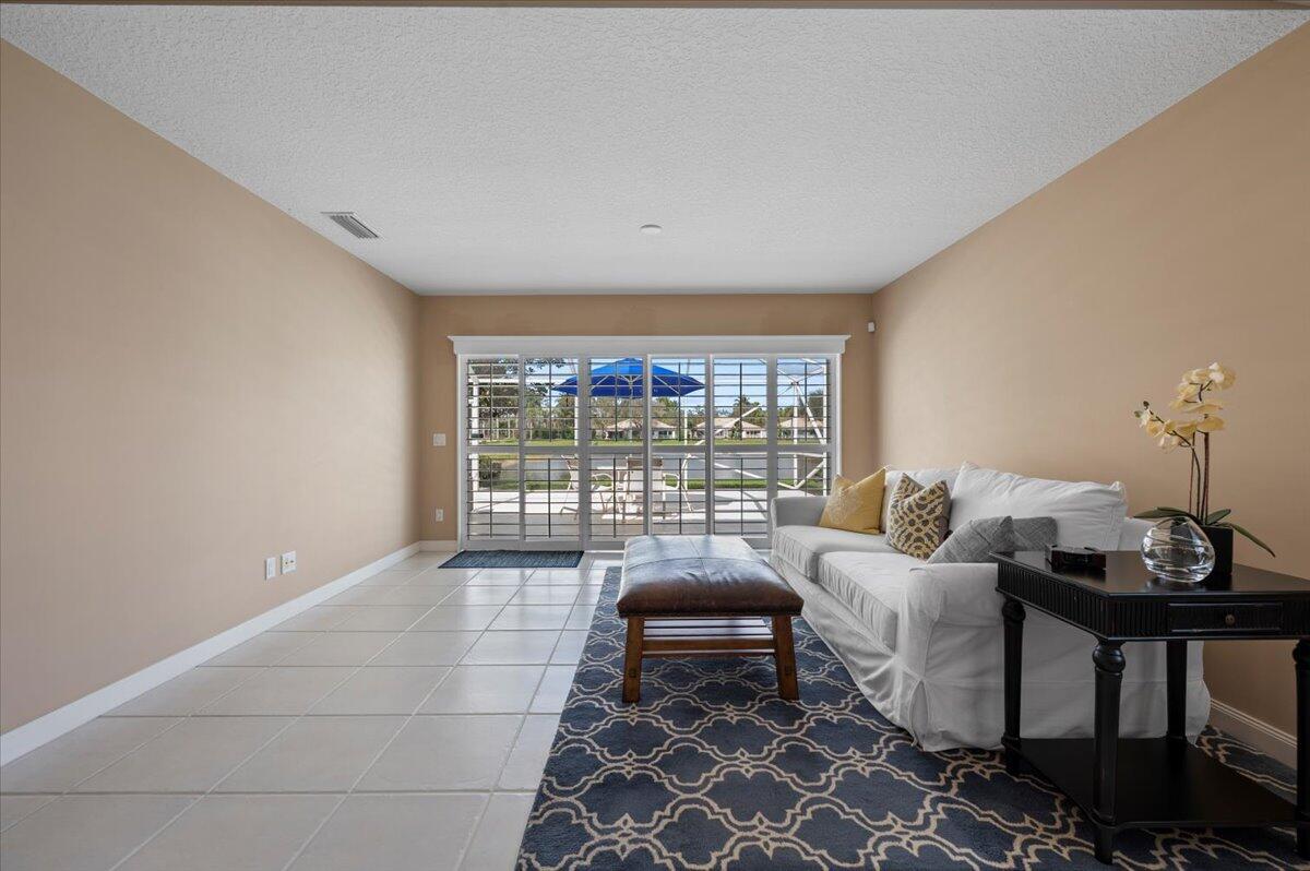 1370 Saint Lawrence Drive