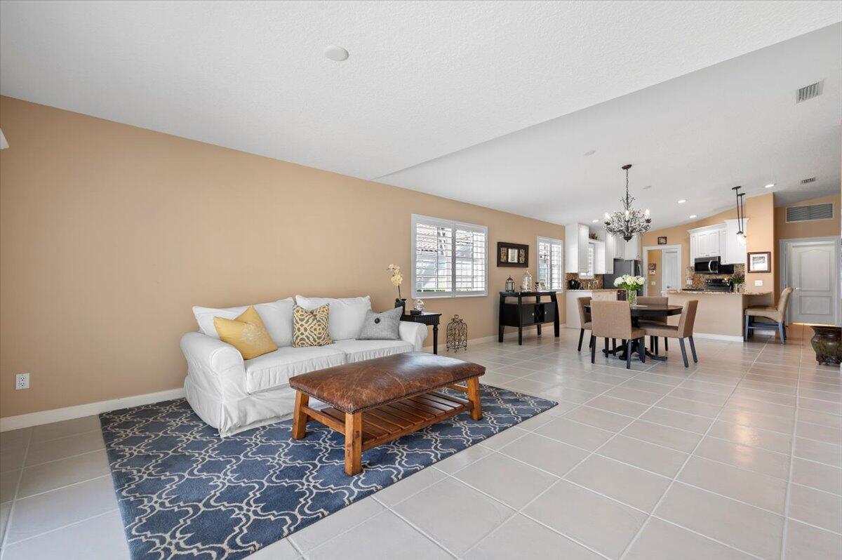 1370 Saint Lawrence Drive