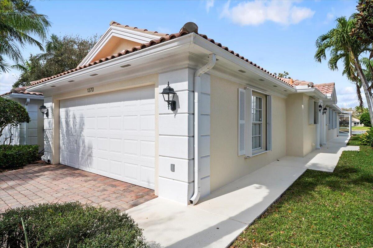 1370 Saint Lawrence Drive