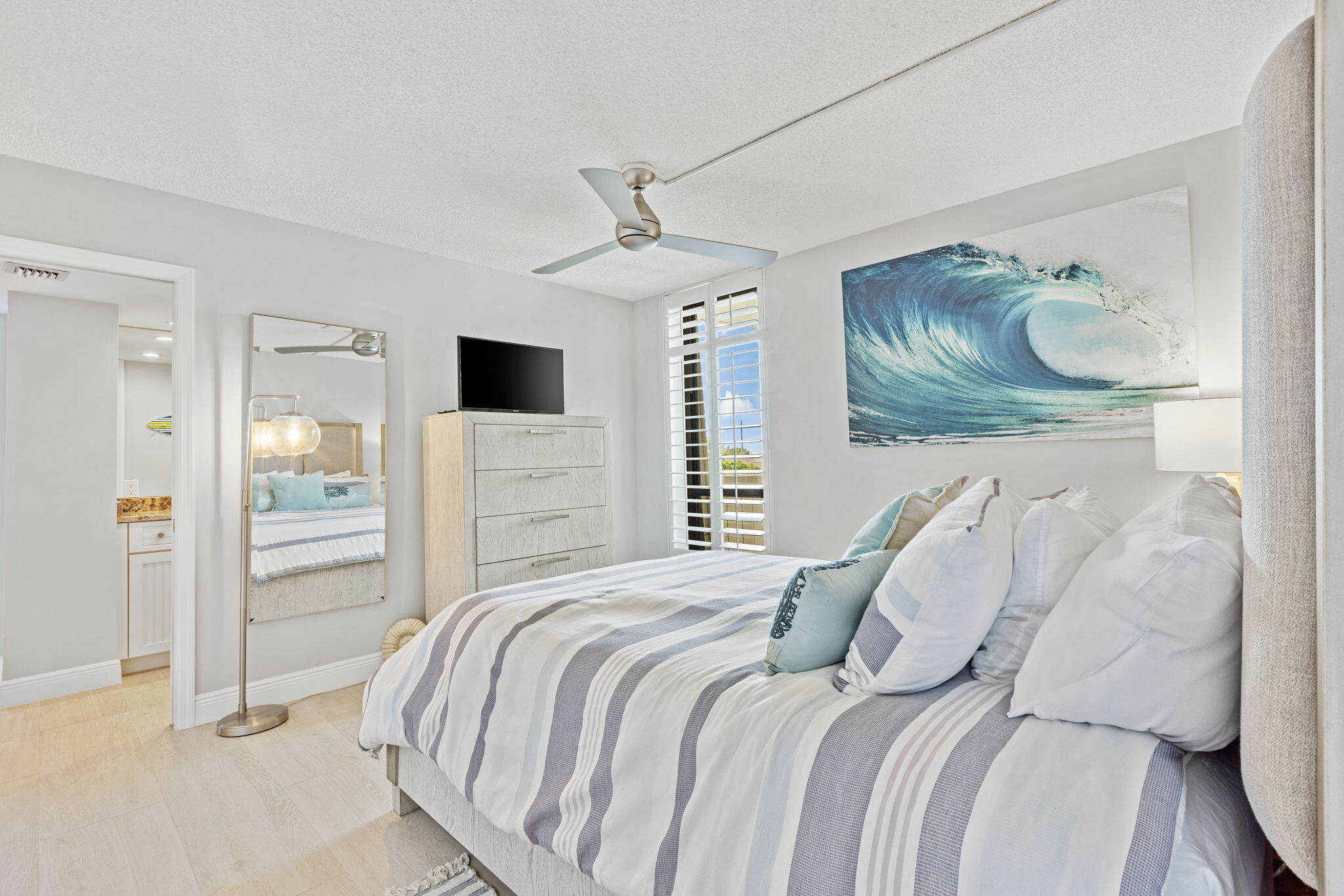 120 Lakeshore Drive 637