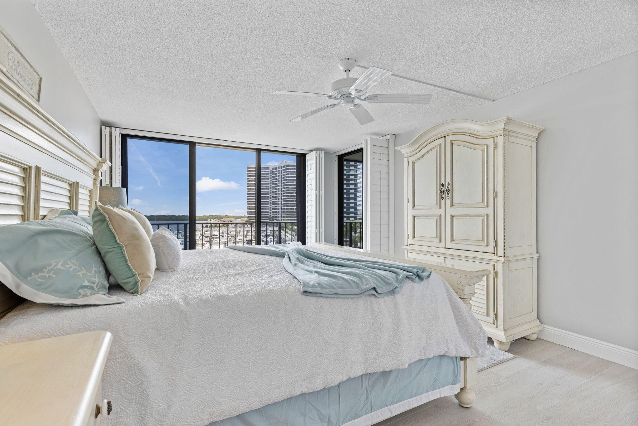 120 Lakeshore Drive 637
