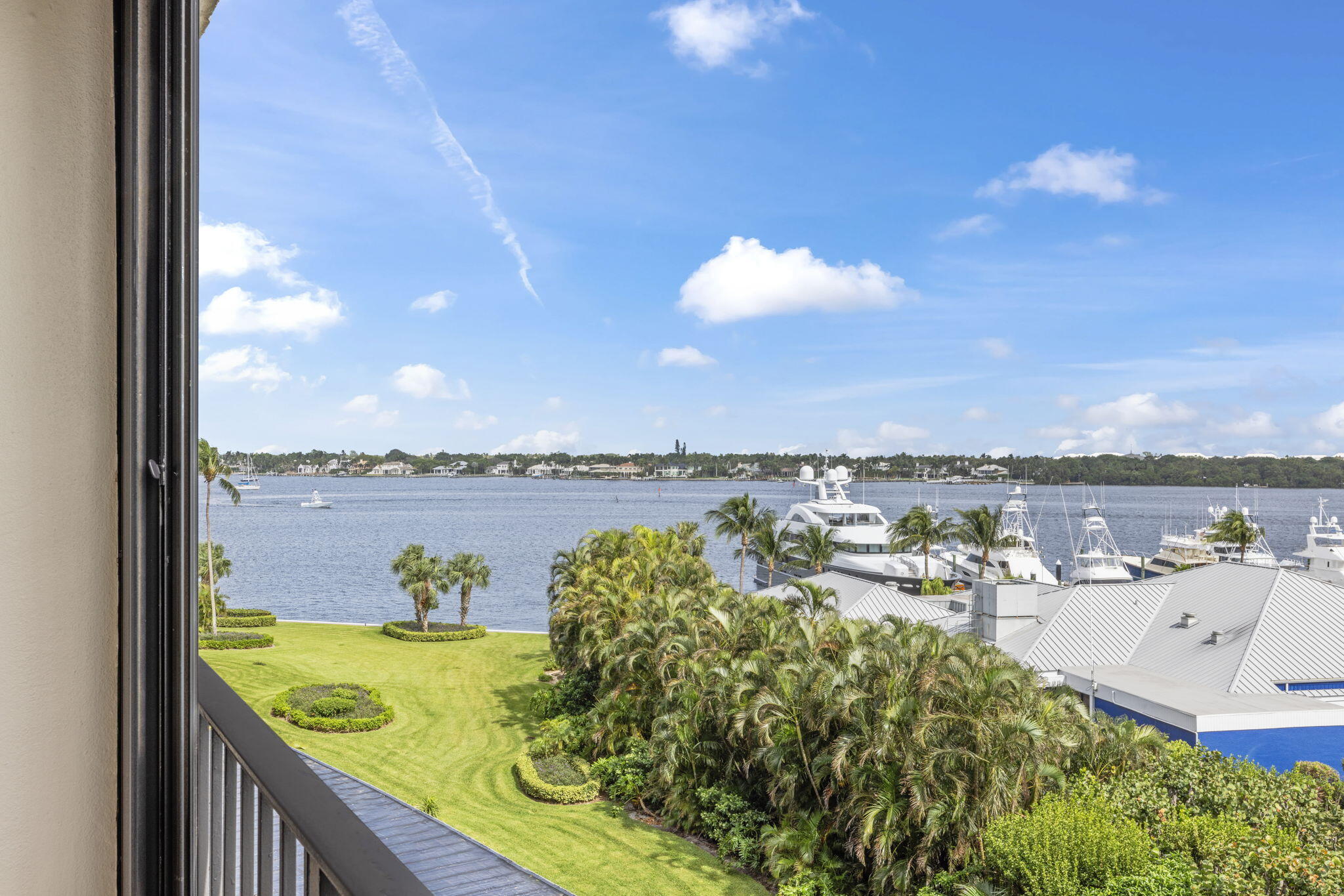 120 Lakeshore Drive 637