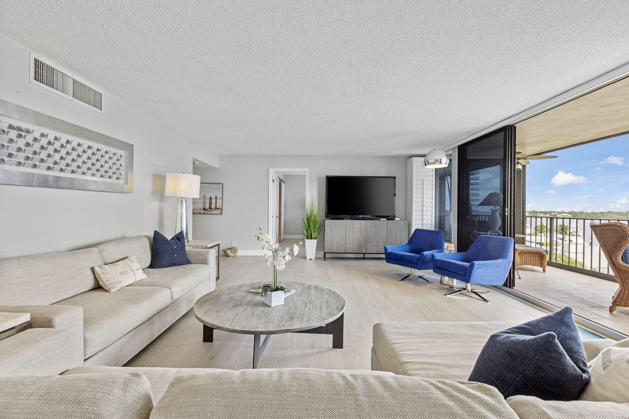 120 Lakeshore Drive 637