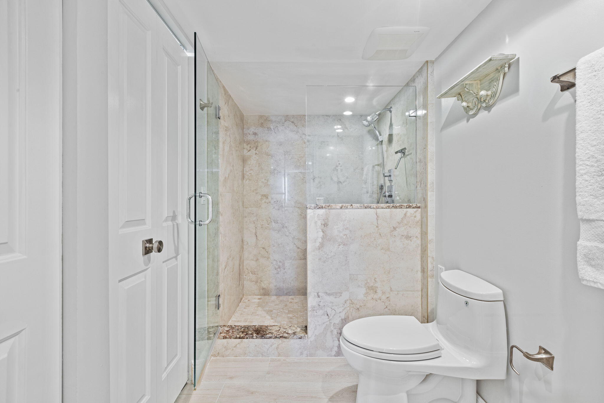 120 Lakeshore Drive 637