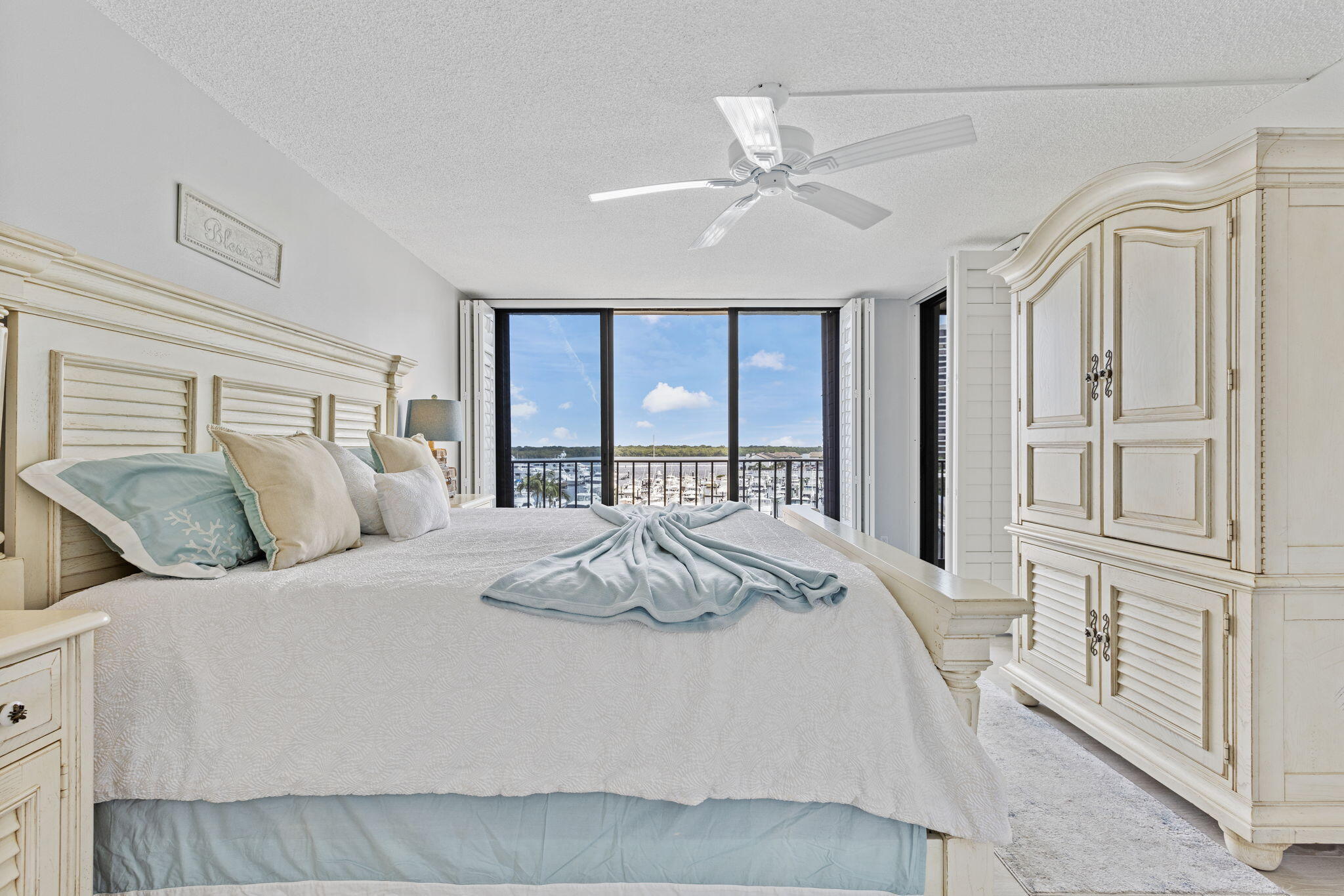 120 Lakeshore Drive 637