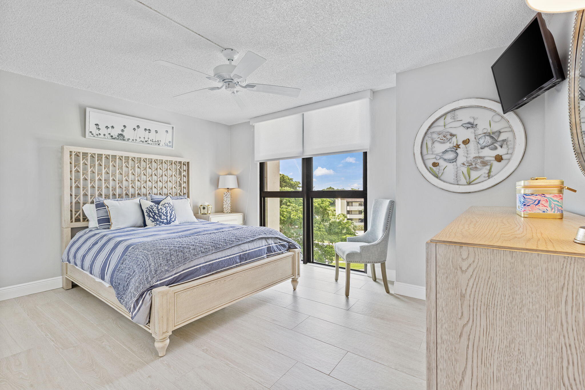 120 Lakeshore Drive 637