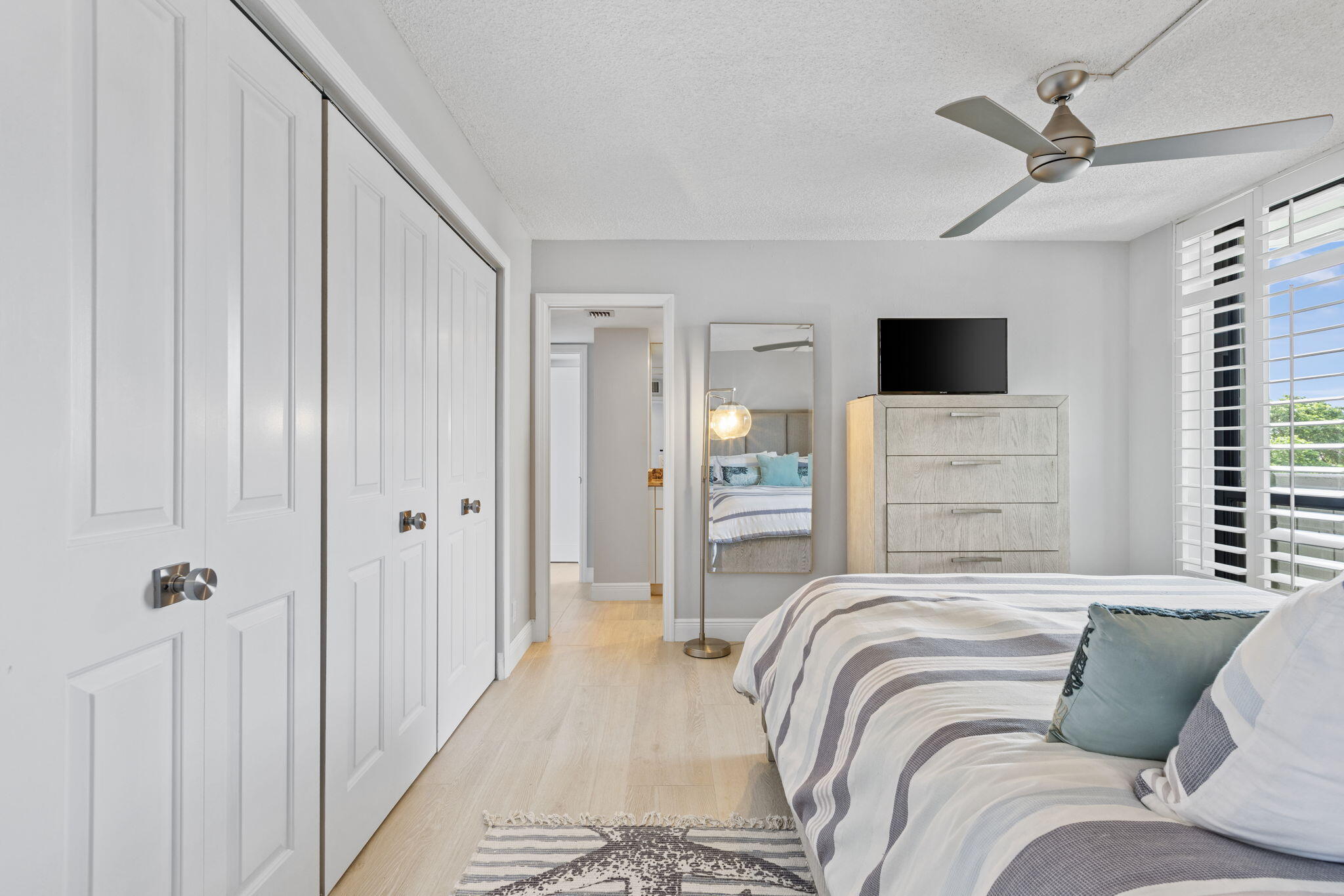 120 Lakeshore Drive 637