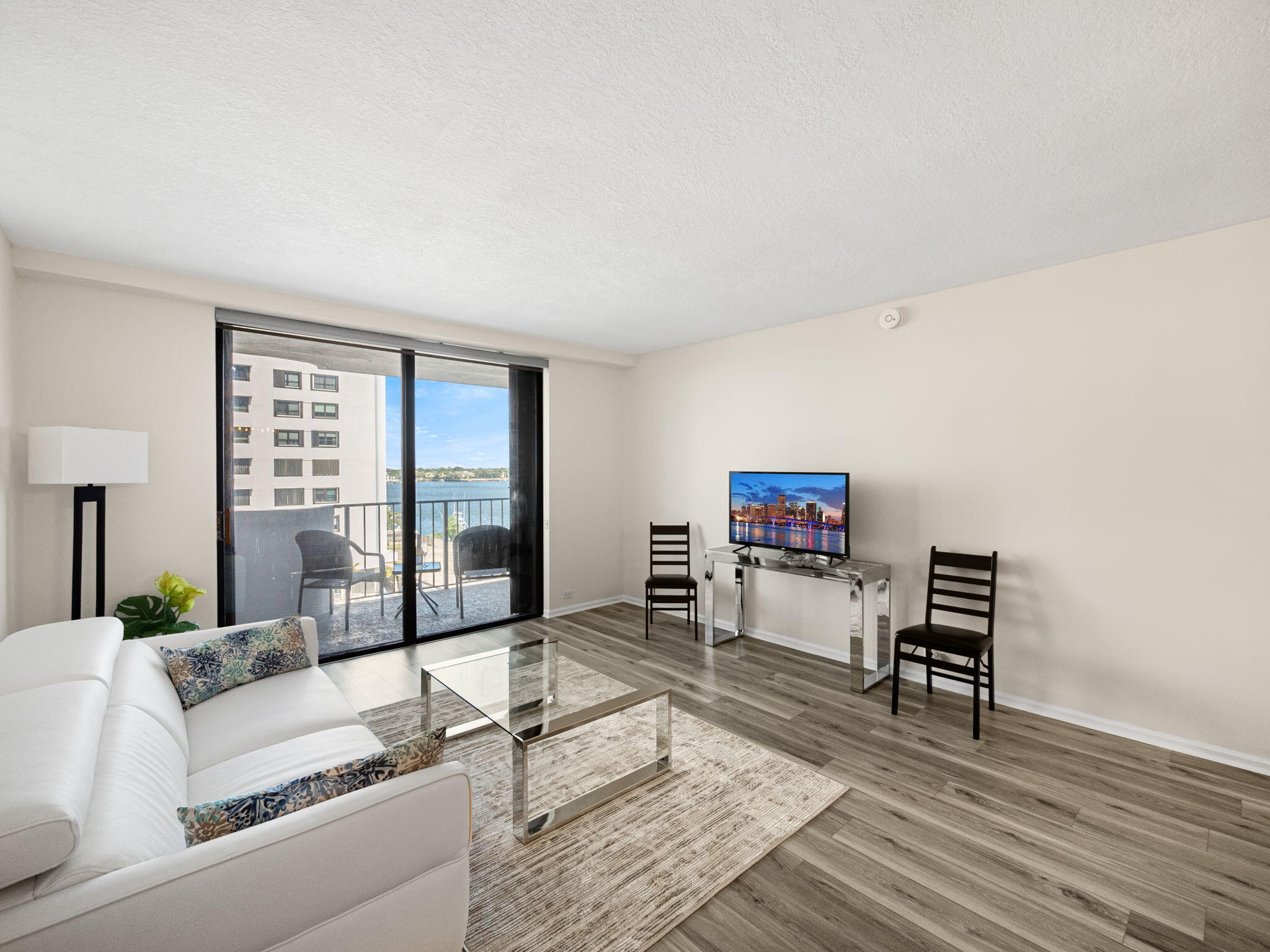 1200 Marine Way 401