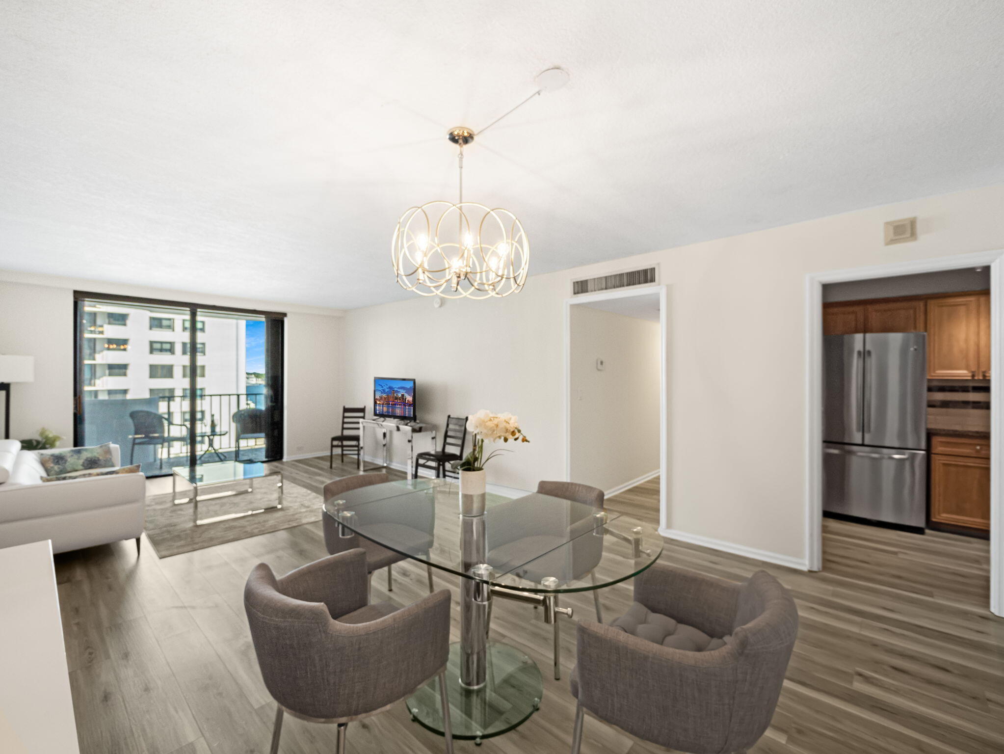 1200 Marine Way 401