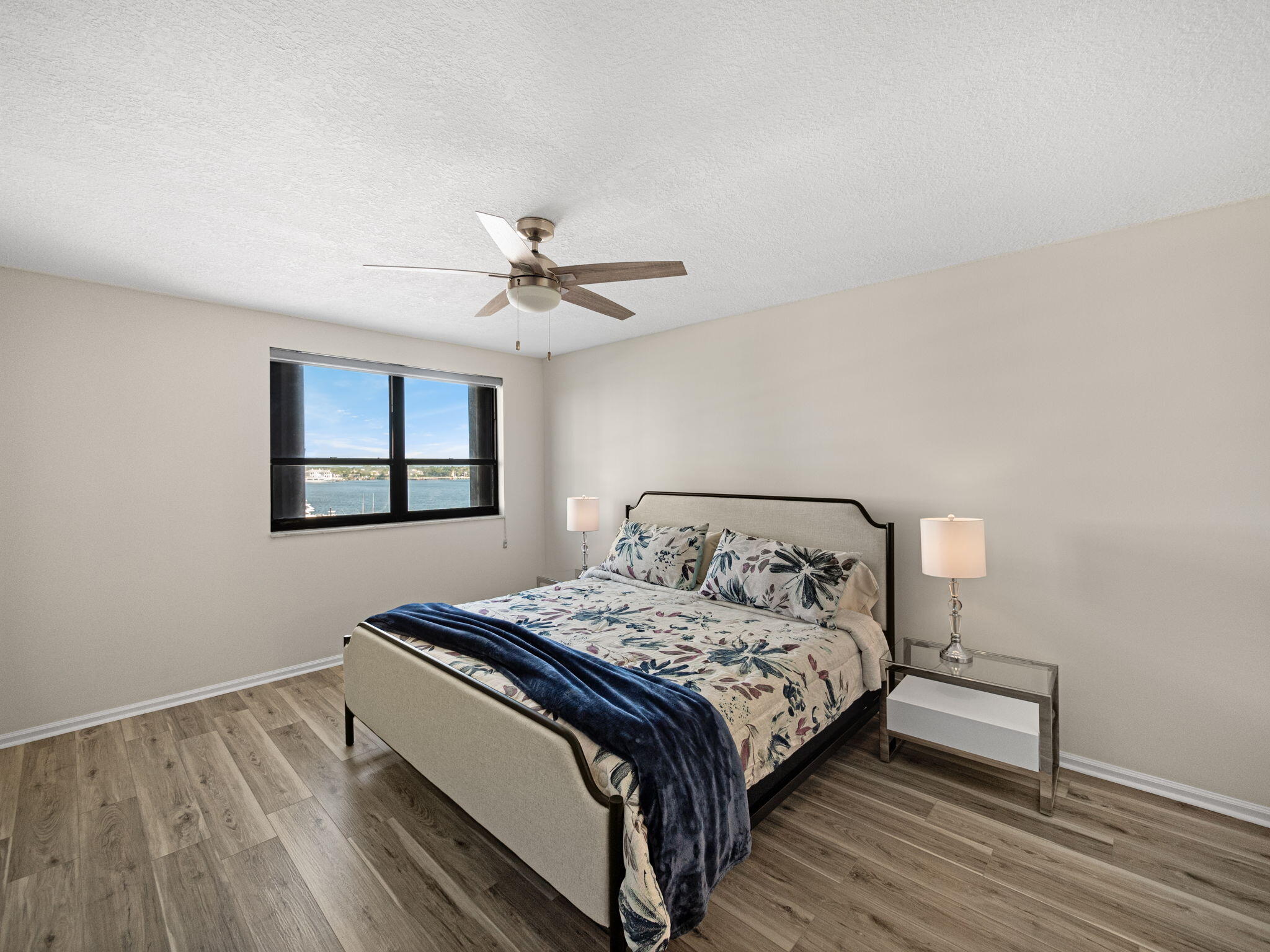 1200 Marine Way 401