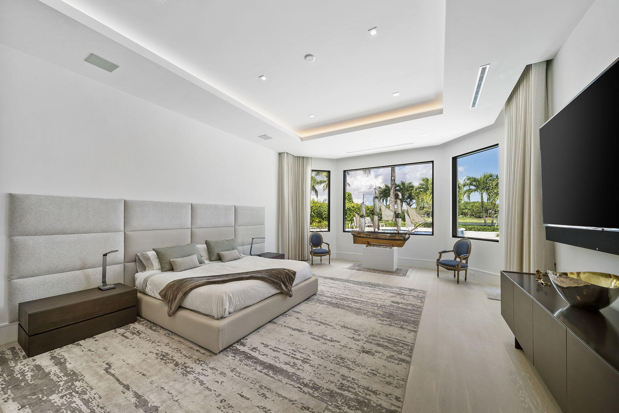 208 Locha Drive