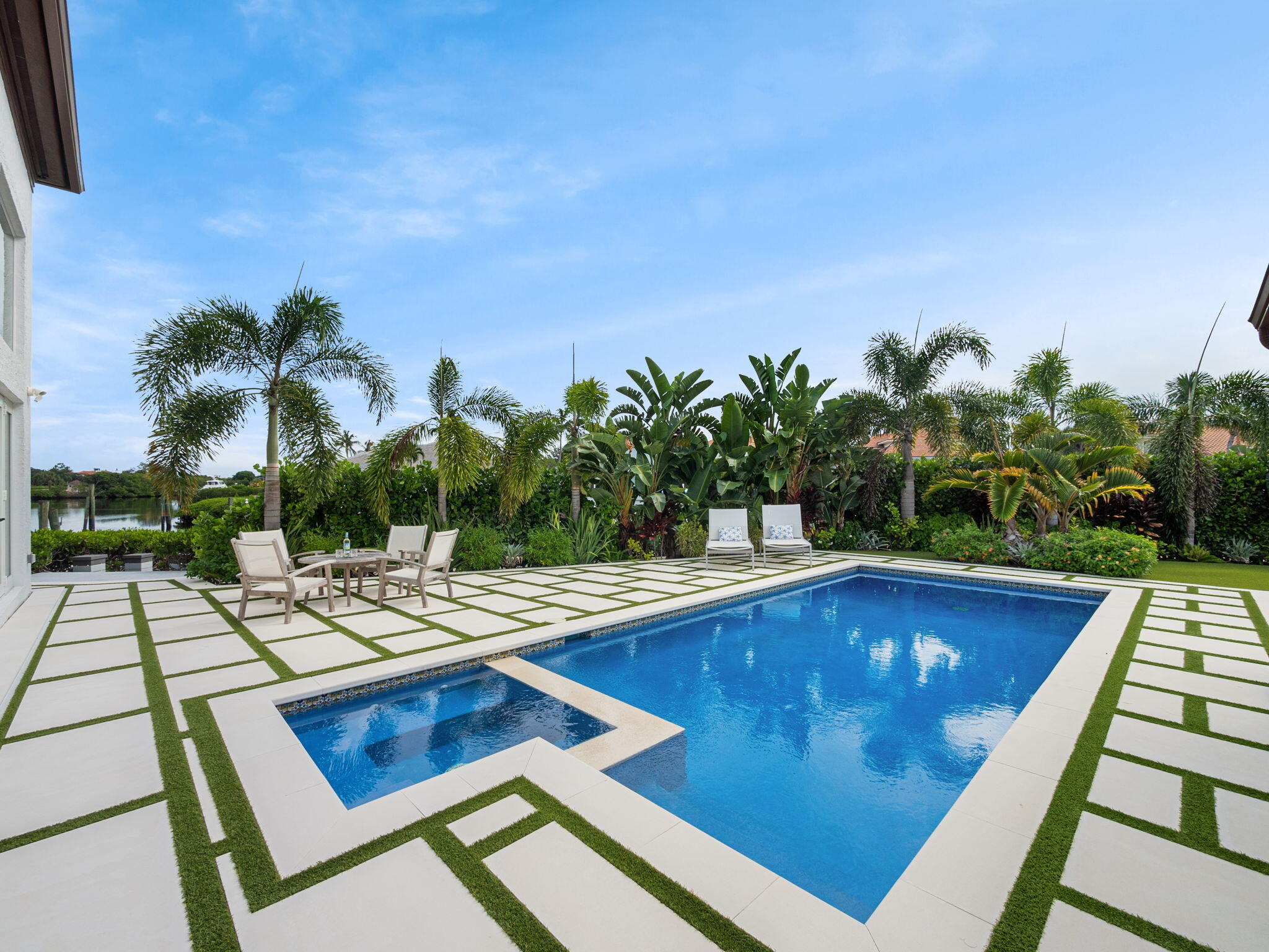 3299 Bridgegate Drive