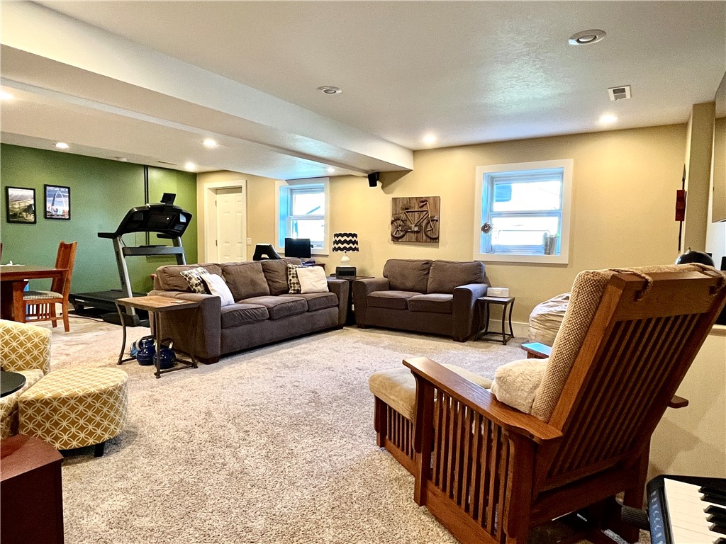 1505 Edgewood Drive