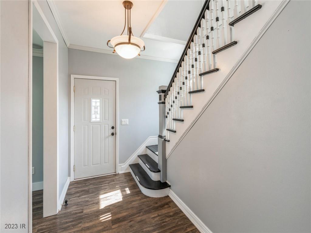 101 W Douglas Street