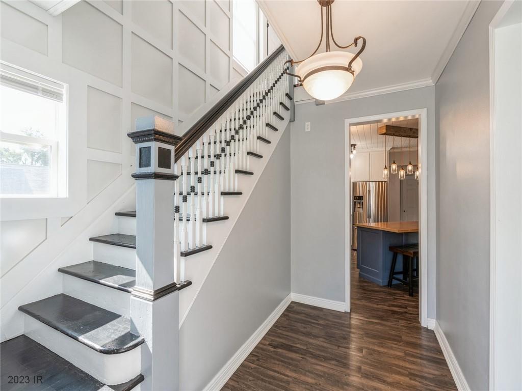 101 W Douglas Street