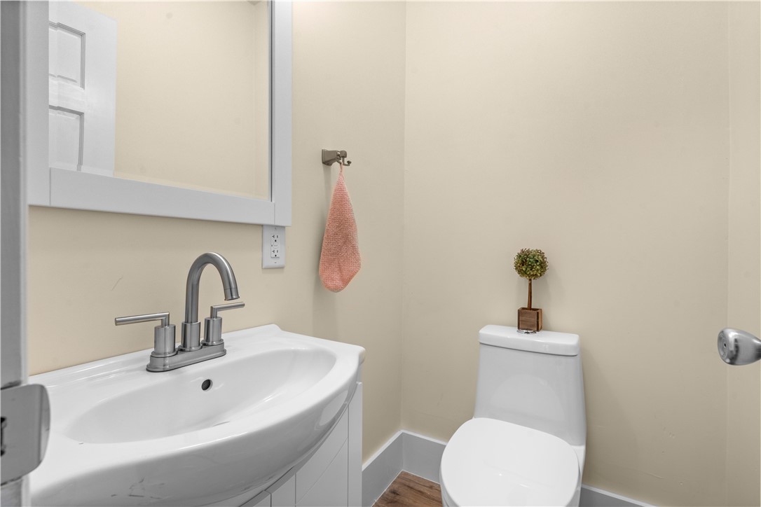 521 University Street