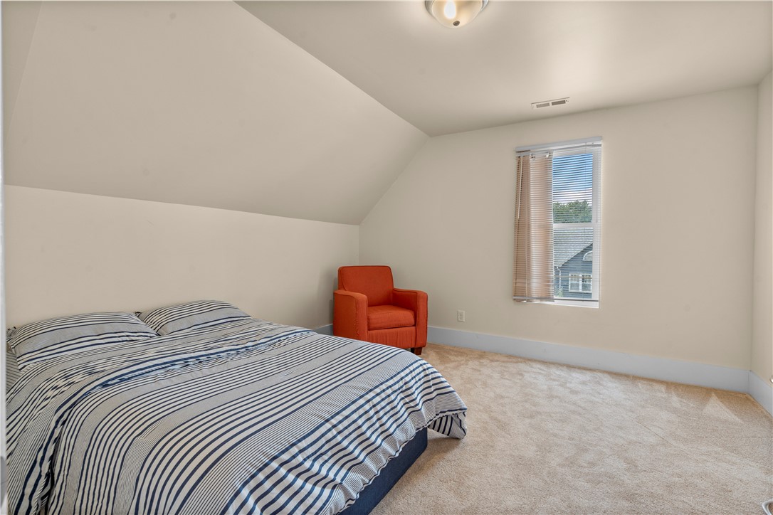 521 University Street