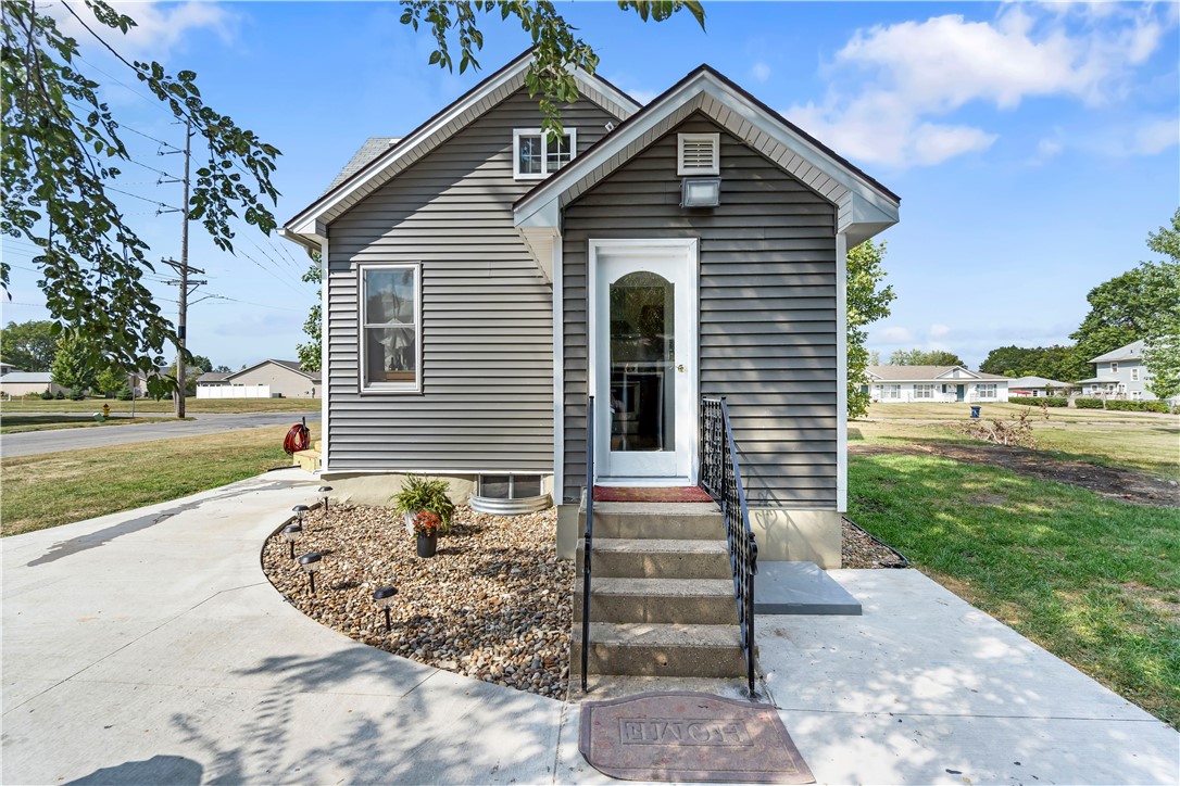 521 University Street